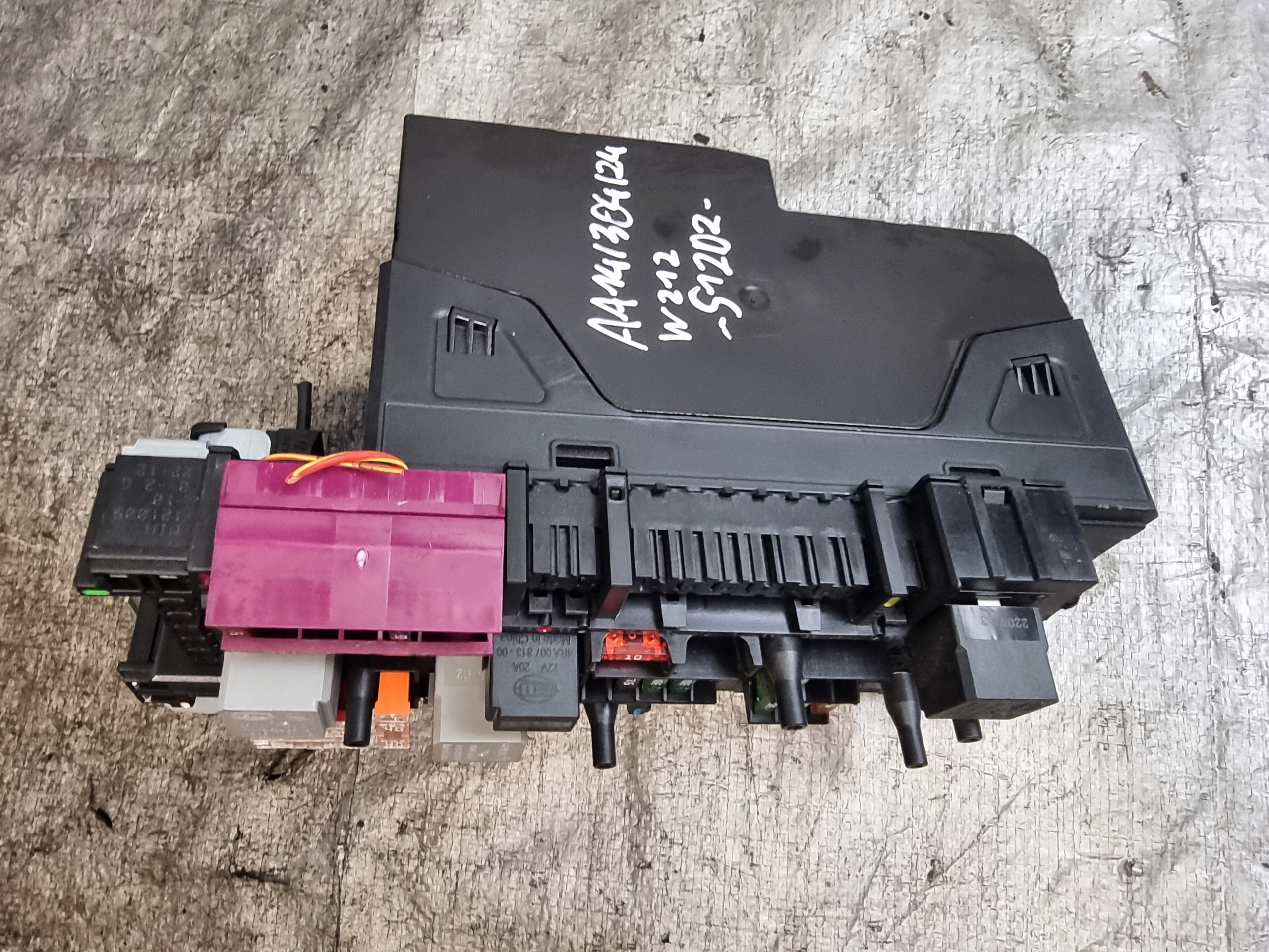 module control unit compartment SAM OE A2129001306 MERCEDES E KLASA W212 13r