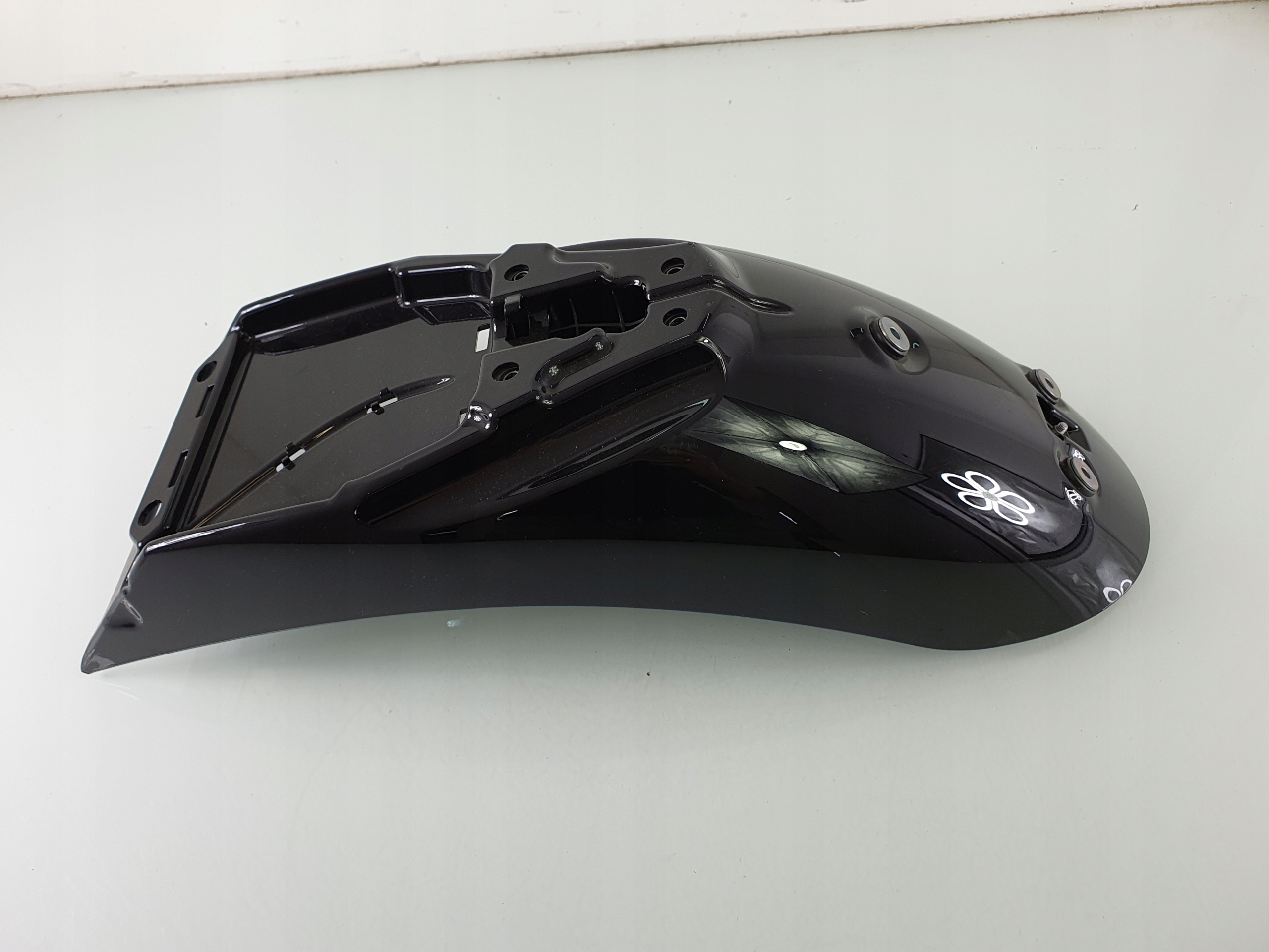 D171 TRIUMPH THRUXTON 1200 BŁOTNIK TYŁ