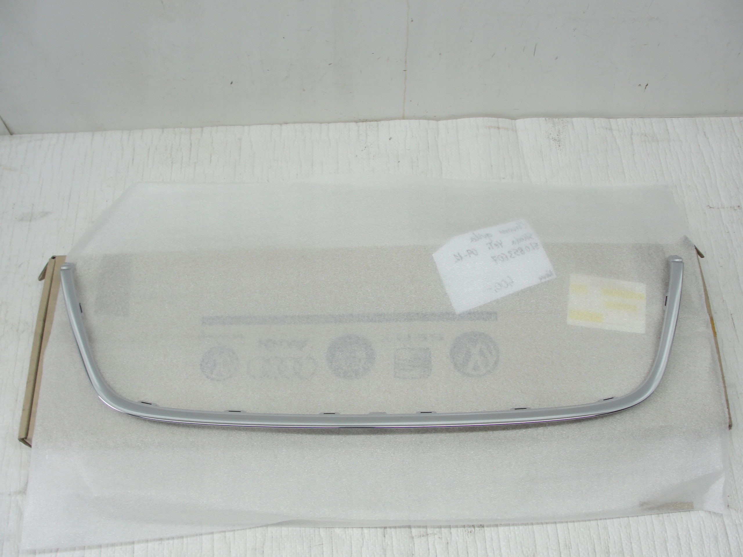 хром решетка 5L0853607 SKODA YETI