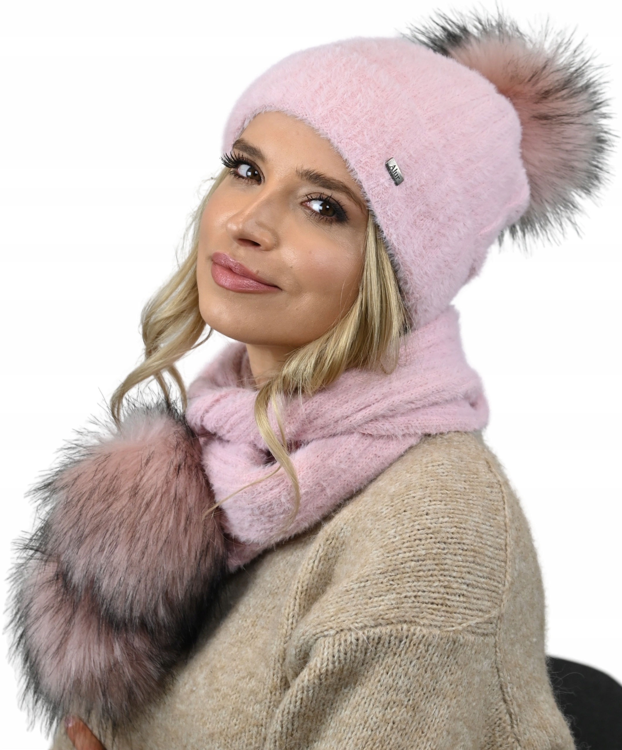 

Komplet czapka szalik pompony Alpaka Róż Al4