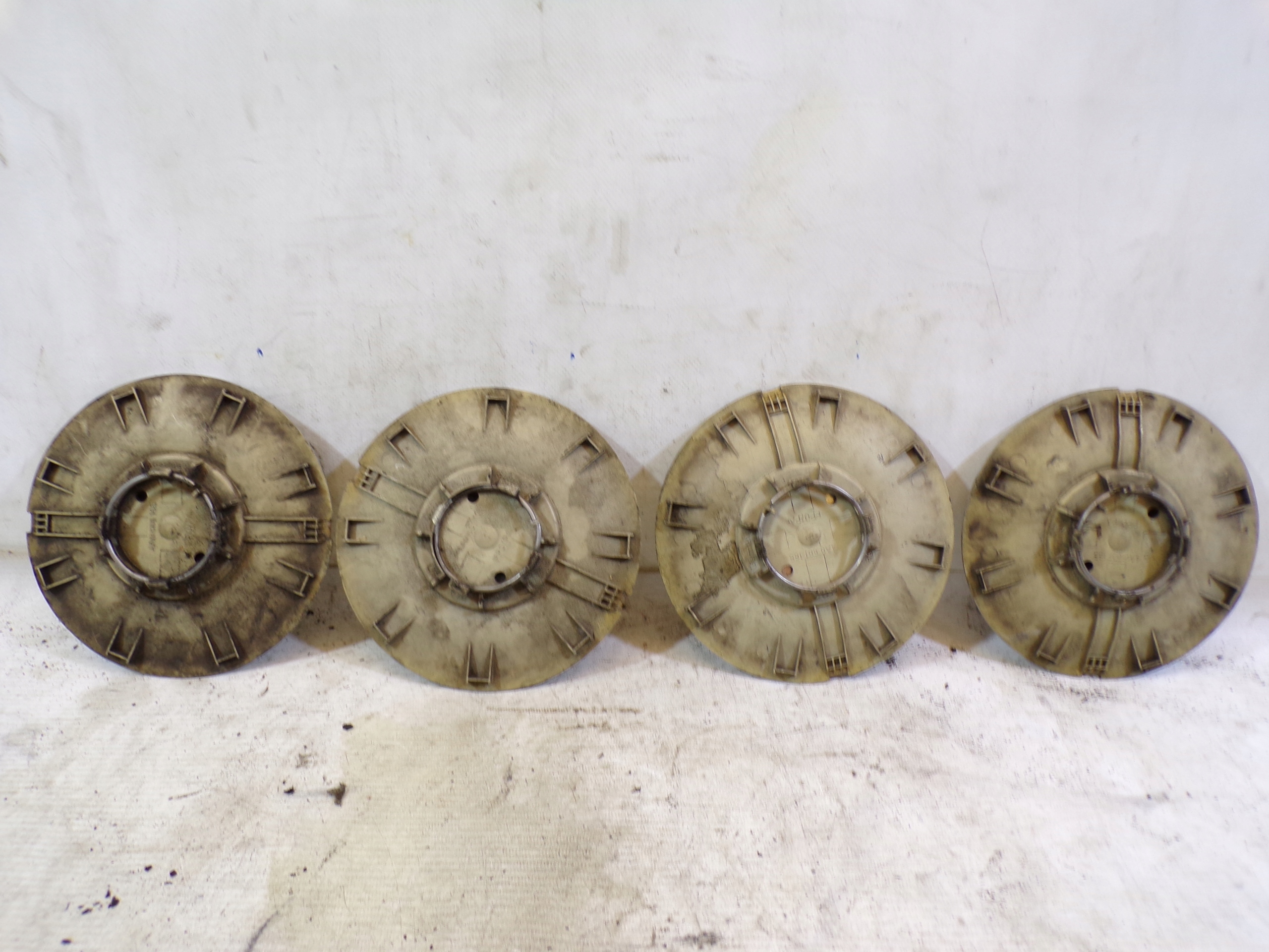 Deckel DEKLE DEKIELKI AUDI 4A0601165 158mm