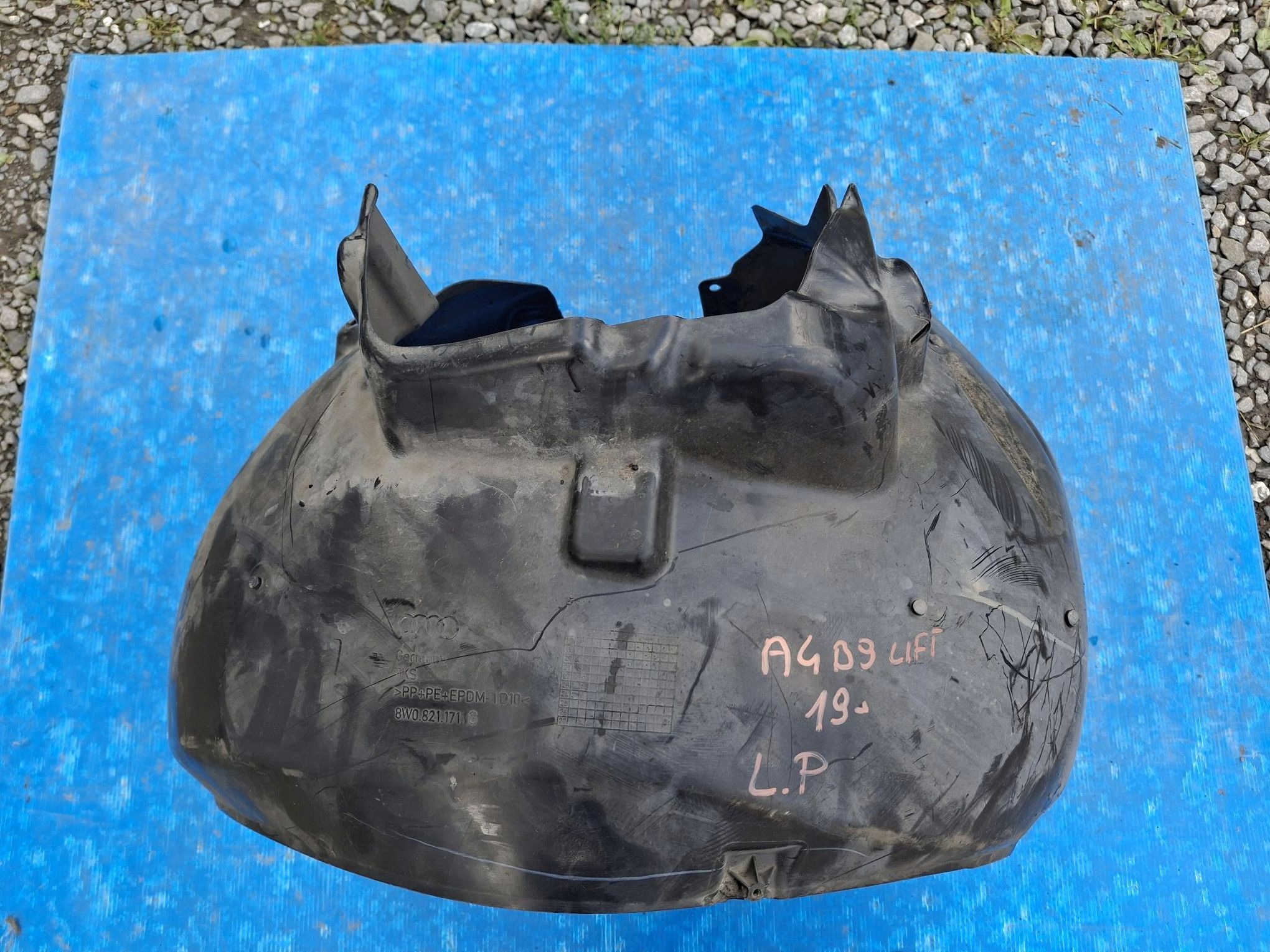 mudguard front left AUDI A4 B9 LIFT 2019R->