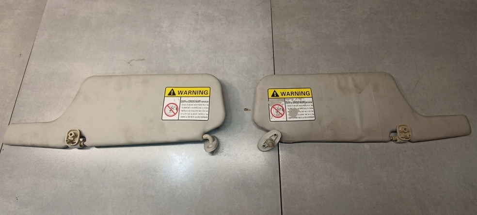 Blende Abdeckung PRZECIWSLONECZNA MAZDA 323