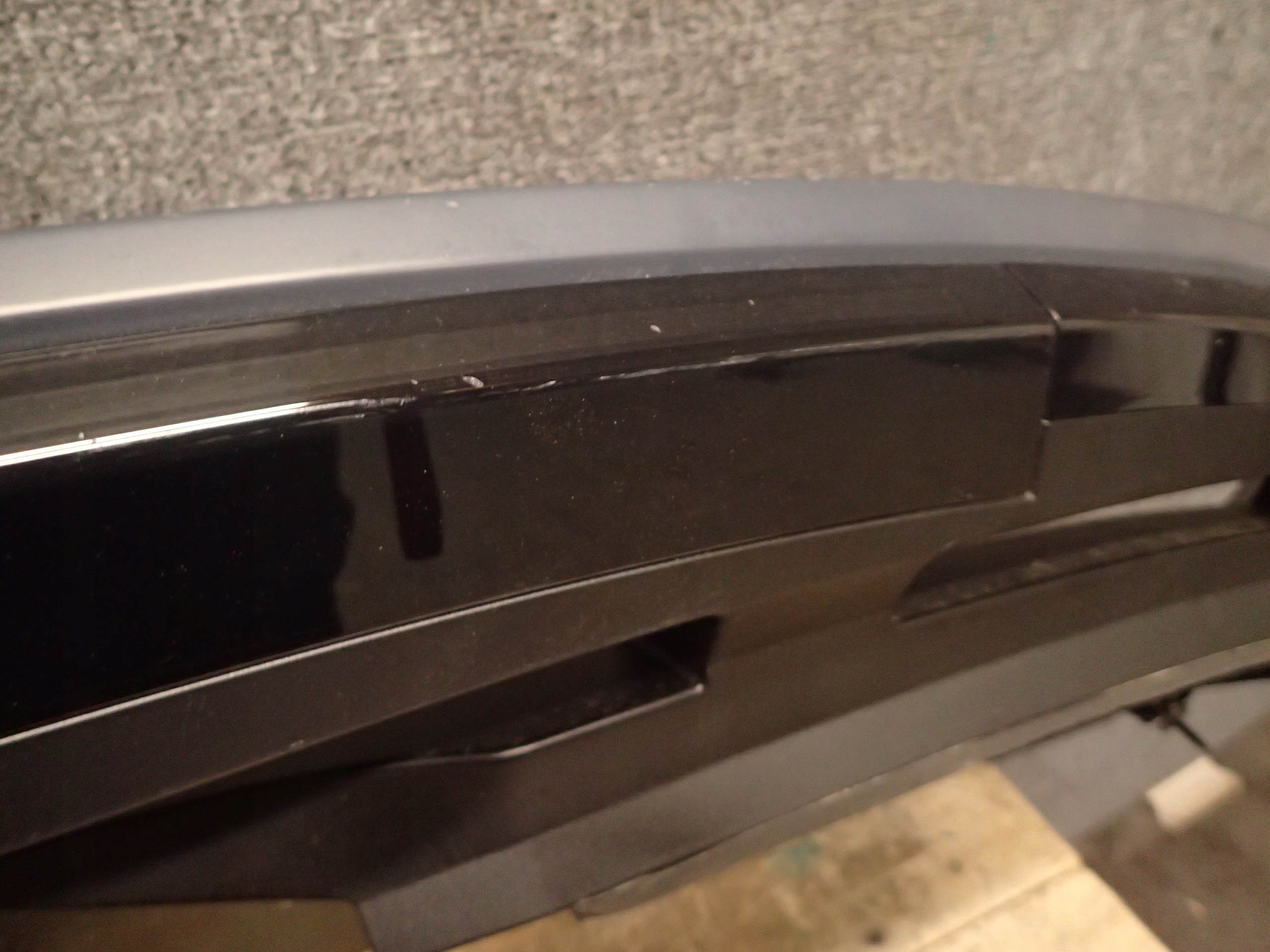 LOTKA SPOILER KLAPY TYŁ LAND ROVER DISCOVERY 17- Kolor do lakierowania