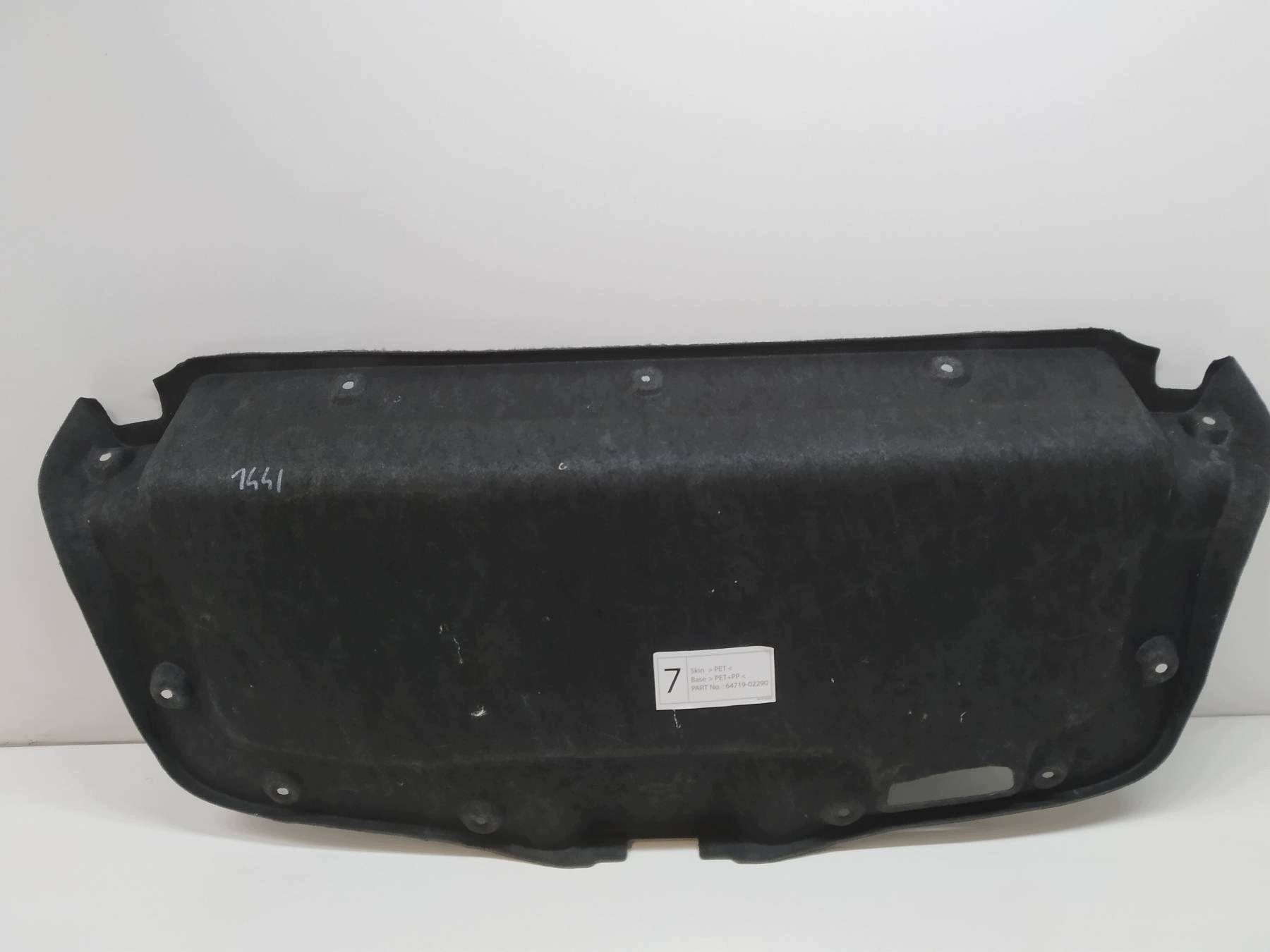 upholstery side cover bonnet boot sedan 6471902290 Toyota Corolla E21