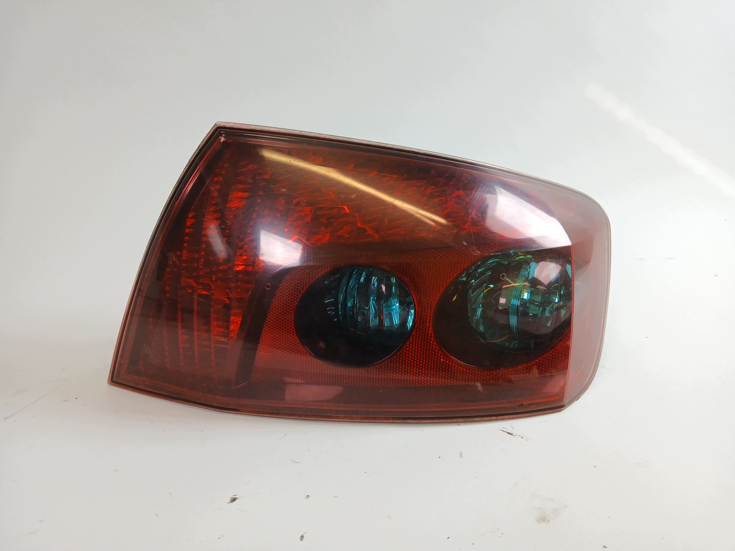 PEUGEOT 407 light right rear part sedan