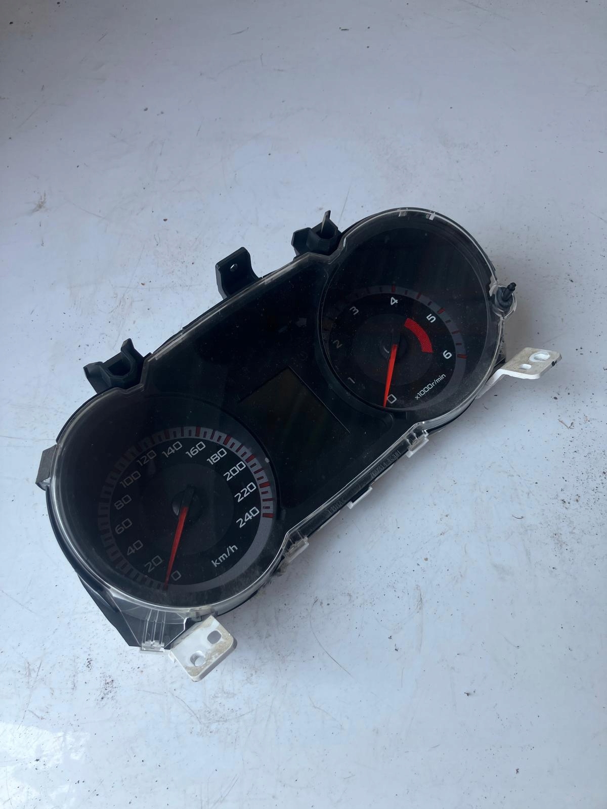 dials dials PEUGEOT 4007 2.2 HDI 8100A485A