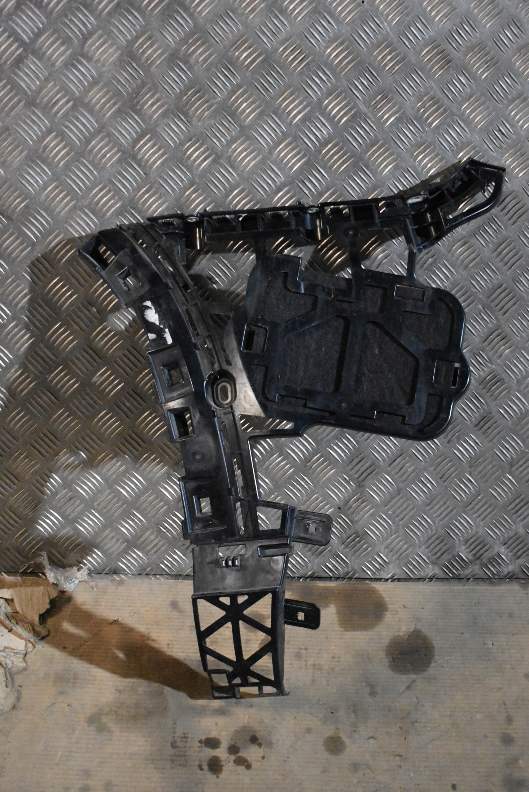 IDEALNY bumper bracket rear left MERCEDES W167 1