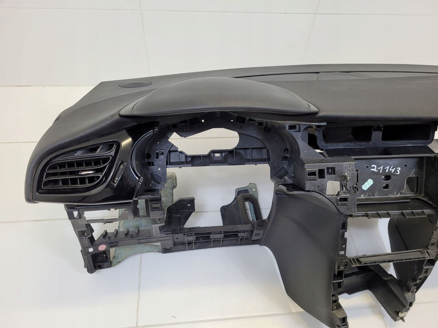 dashboard instrument panel console Citroen DS3 2019 9684151577