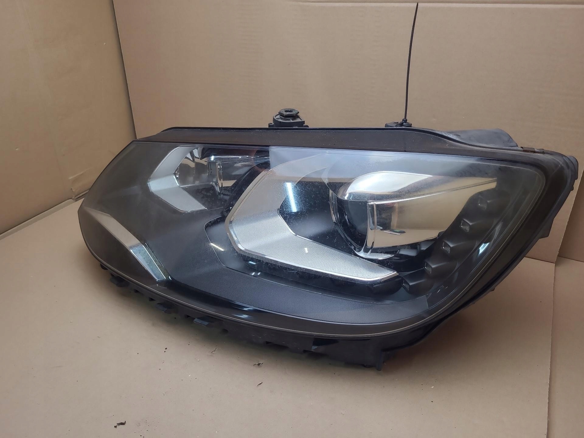 light front left side Volkswagen Sharan 2 2012 7N2941751A