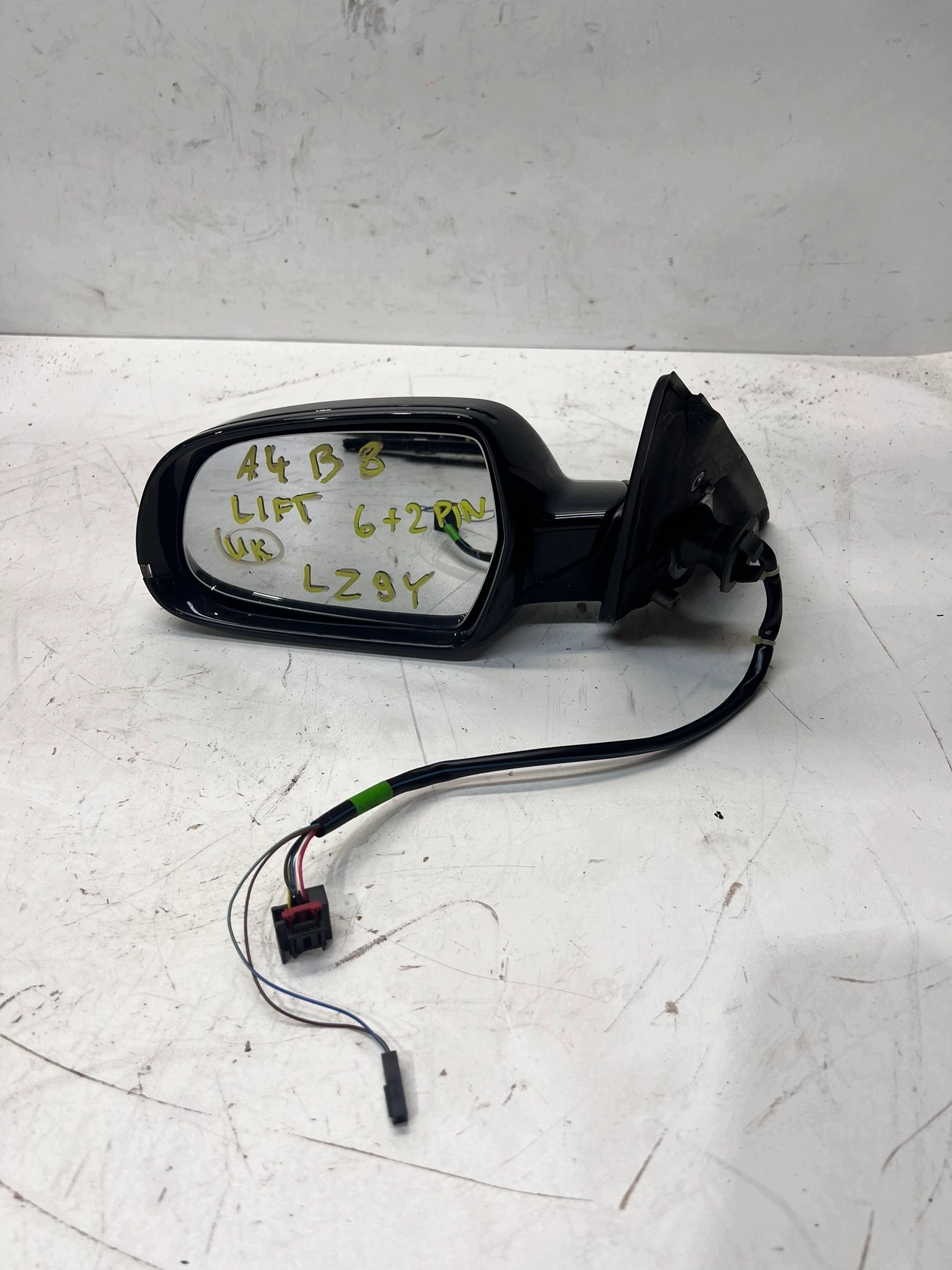 mirror left AUDI A4 B8 LIFT LZ9Y 6+2 PIN UK