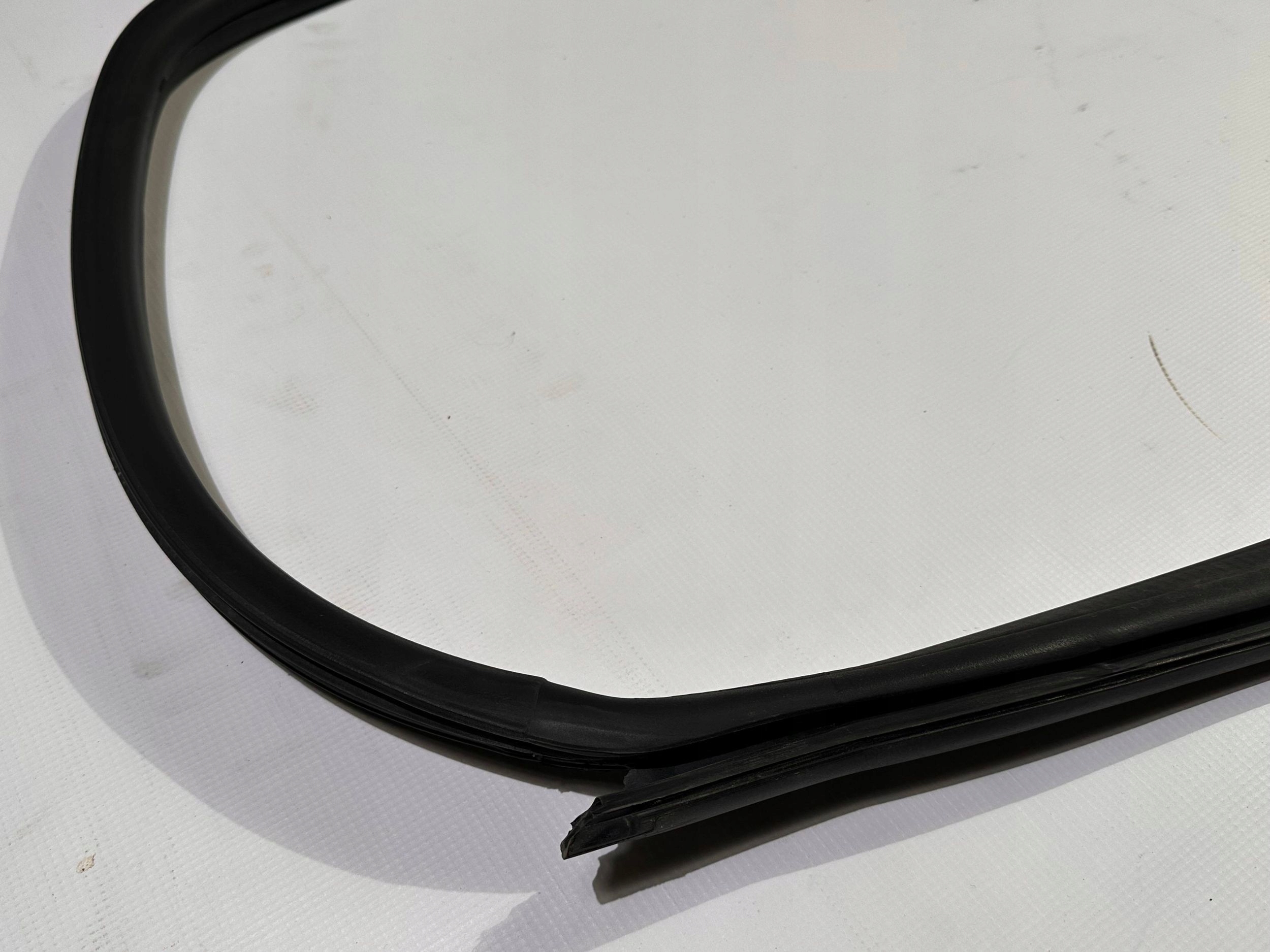 gasket door right front front Chevrolet Camaro 2016+