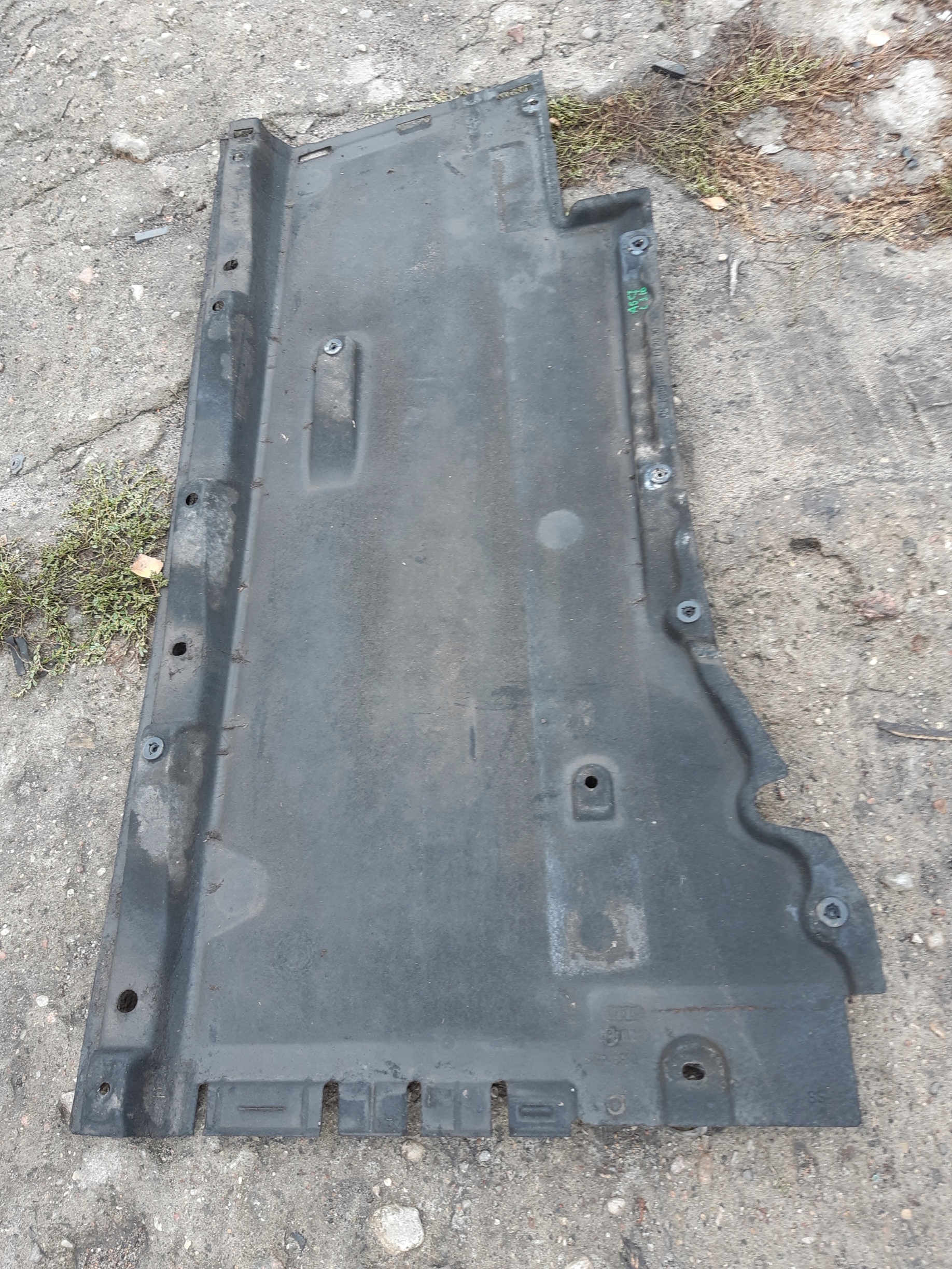 AUDI A6 C7 Blende Abdeckung abdeckung des Bodens Unterfahrschutz links 4G0825207