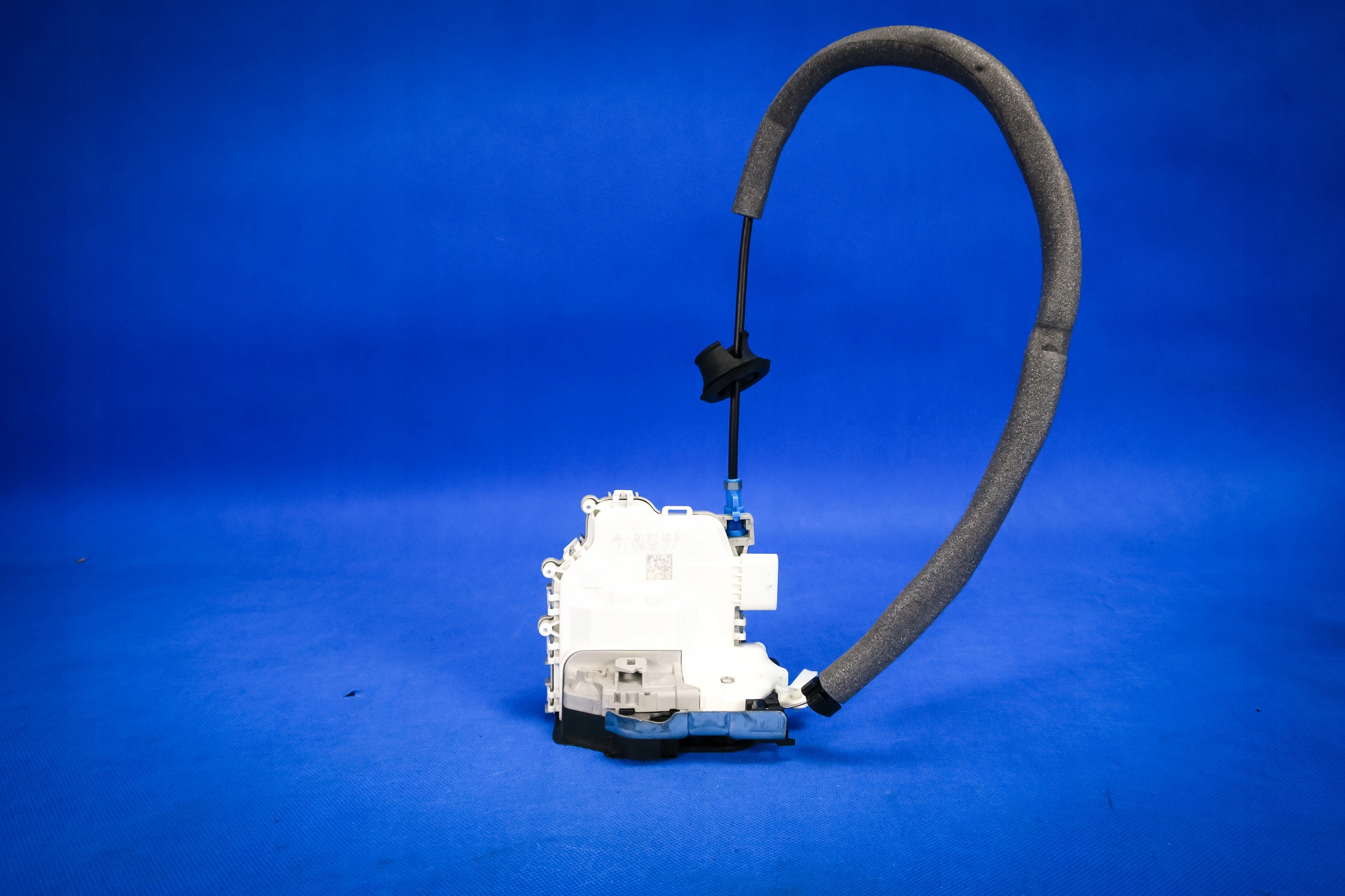 lock door front Audi A3 8V A4 A5 8W 8X1837016B