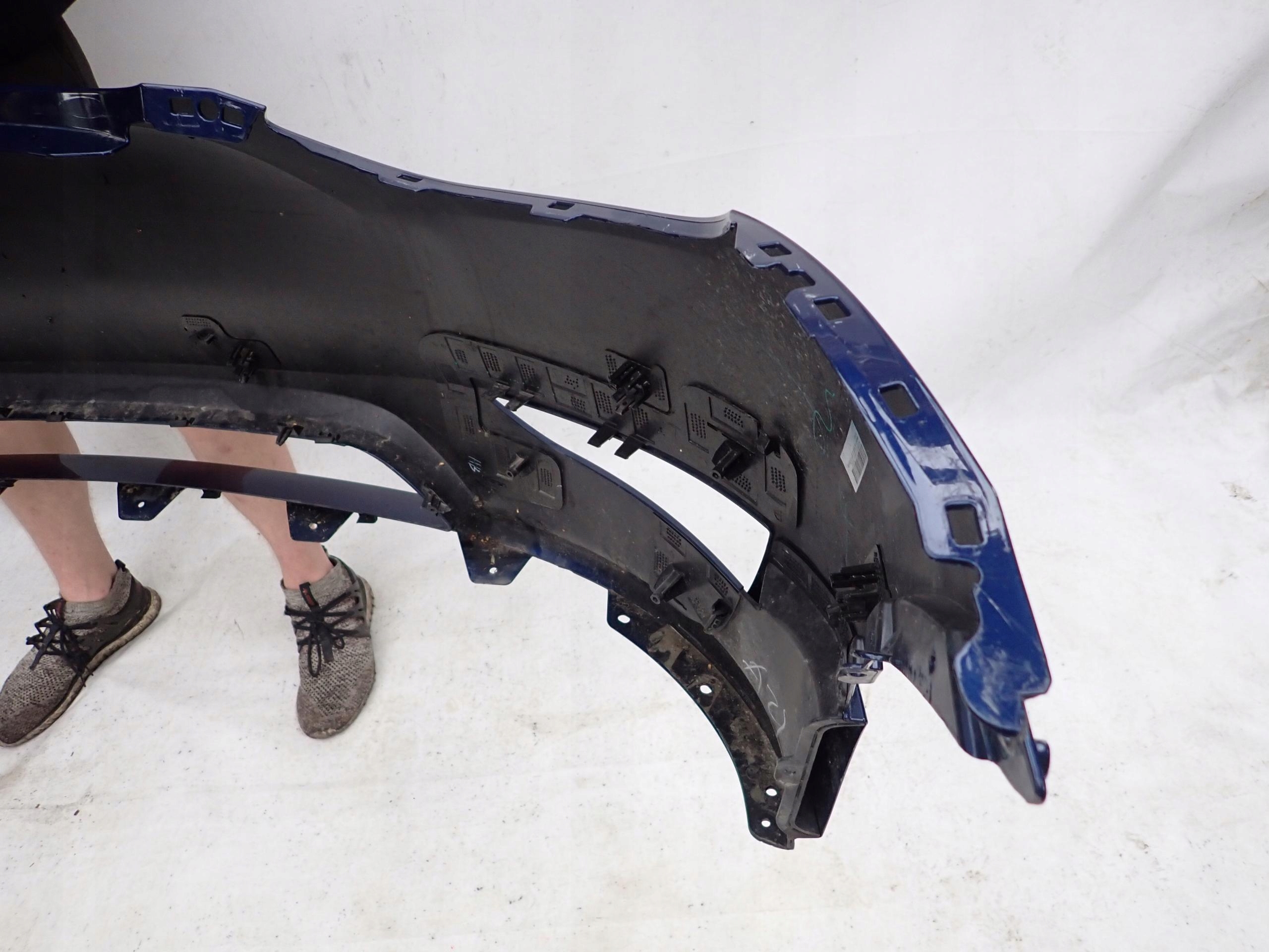 TESLA Y 21- bumper front front PDC