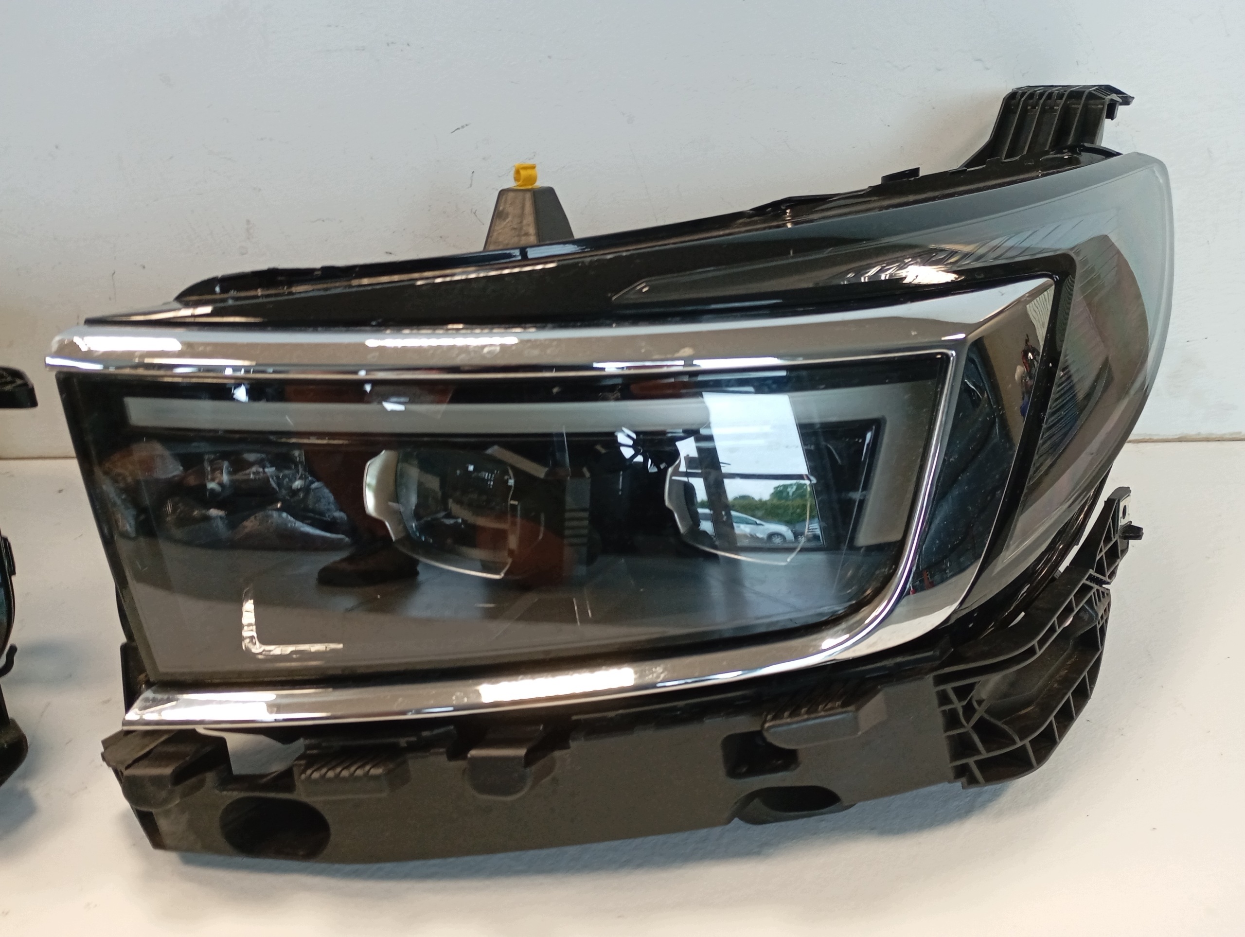 light left FULL LED OPEL GRANDLAND II 9850139180