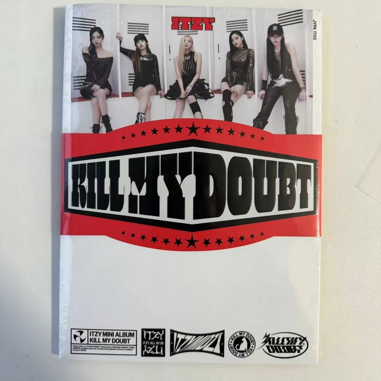 ITZY - KILL MY DOUBT (PHOTOBOOK CD) - B VER.