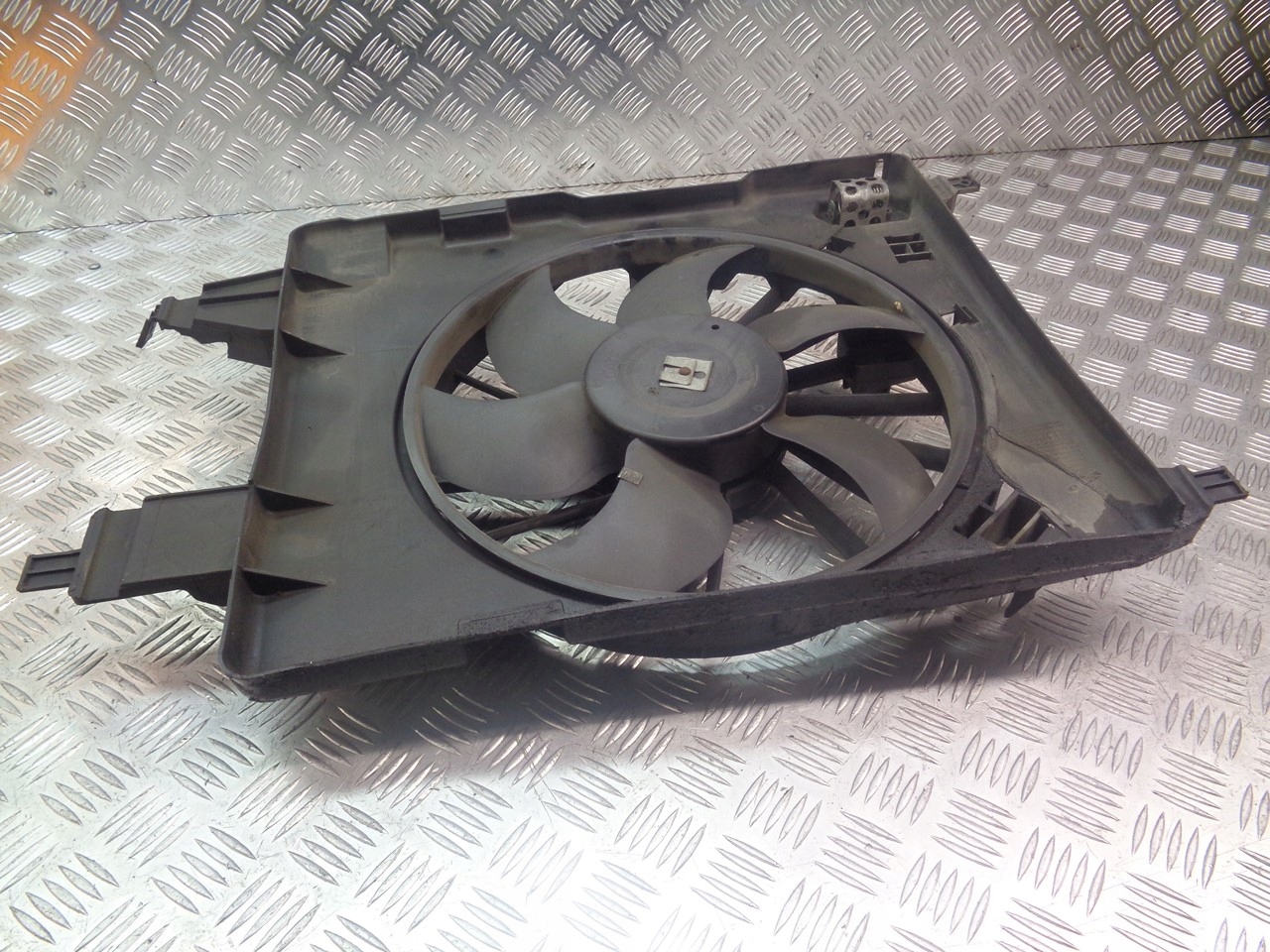 WENTYLATOR CHŁODNICY SCENIC II 1.9 DCI 8200151465 Producent części Renault OE