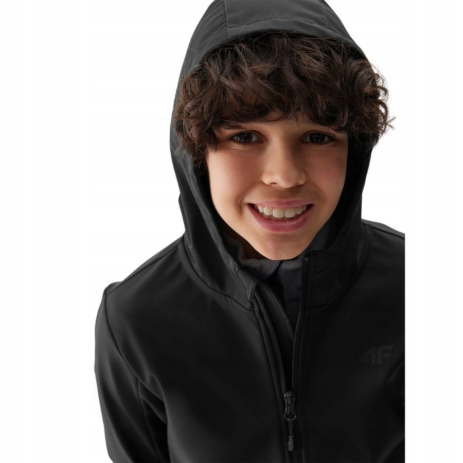 KURTKA 4F CHŁOPIĘCA WIOSENNA PRZEJŚCIOWA SOFTSHELL SPORTOWA NA CO DZIEŃ Kolor czarny