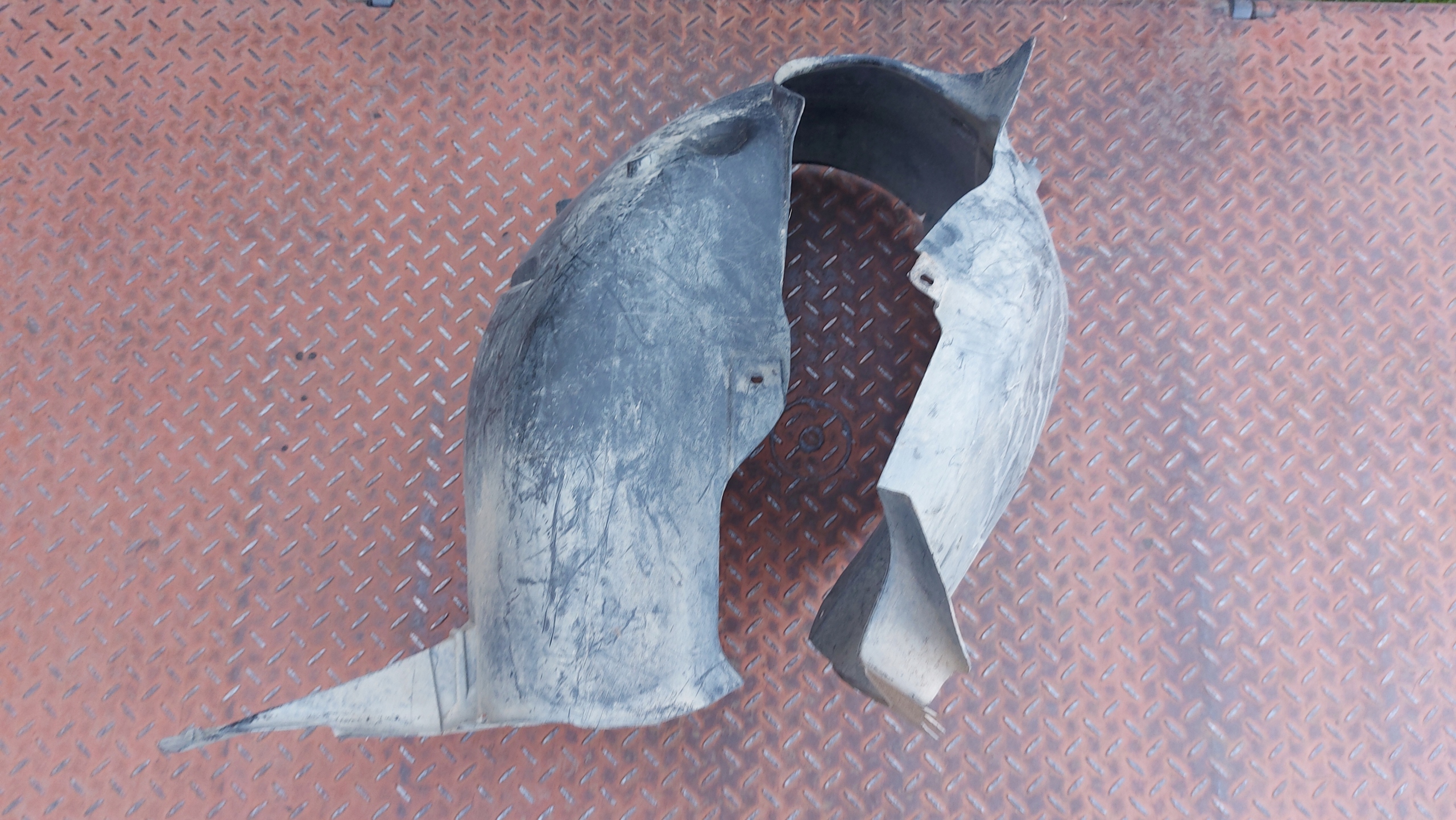 NADKOLE PRAWY PRZÓD SKODA SUPERB III 15-