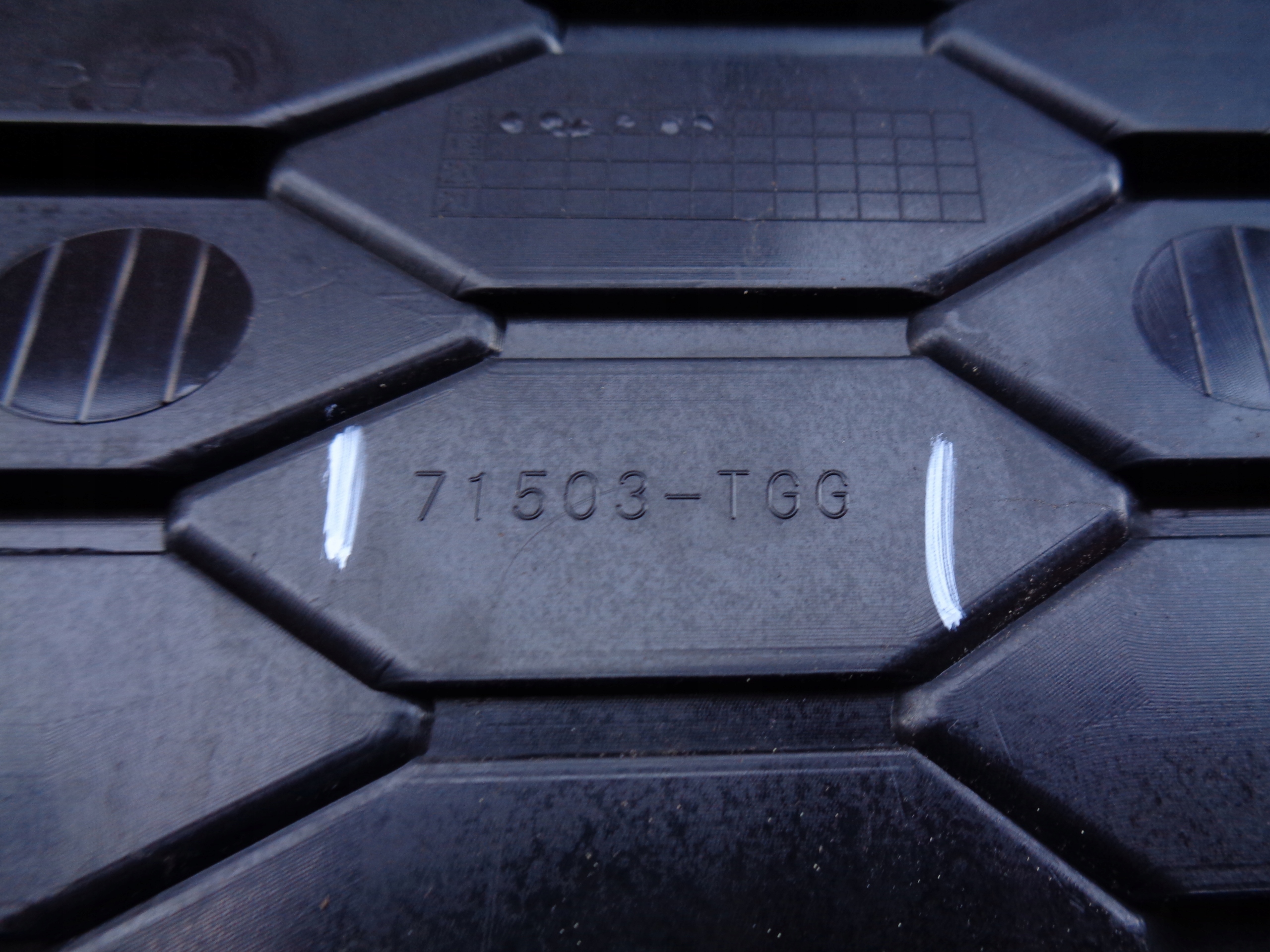 grid of a bumper right rear HONDA CIVIC X 17
