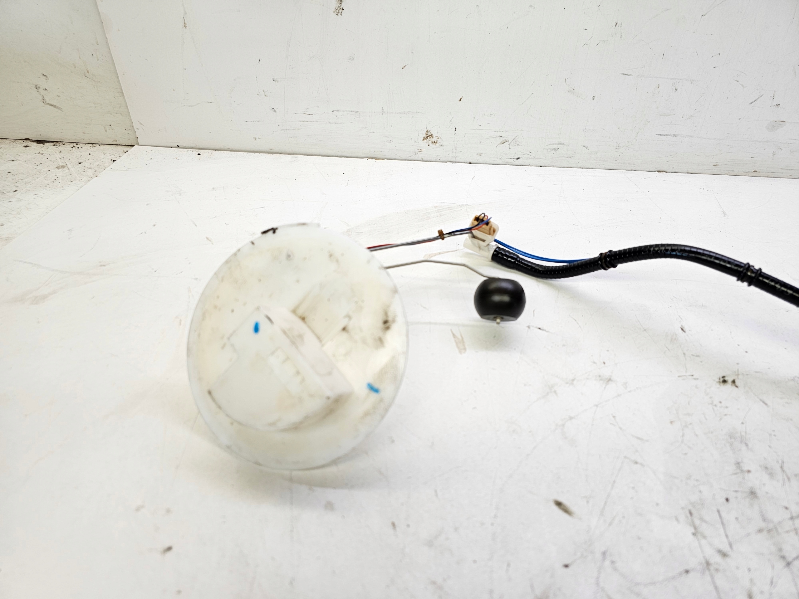 PLYWAK DES KRAFTSTOFFSBEHÄLTERS SENSOR AUDI A4 B8 A5 8K0201317