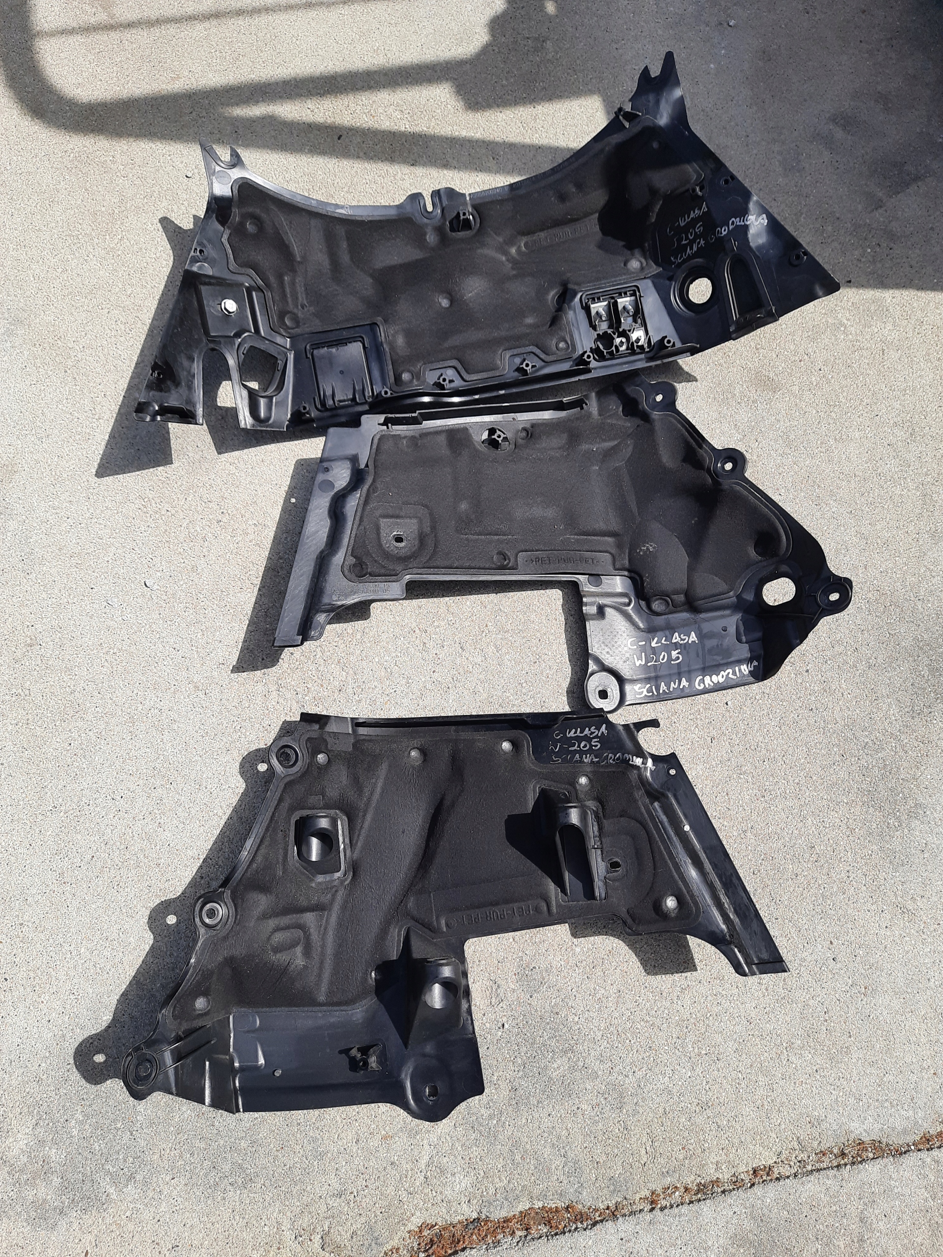 ŚCIANA GRODZIOWA MERCEDES C-KLASA W205 A2056200240