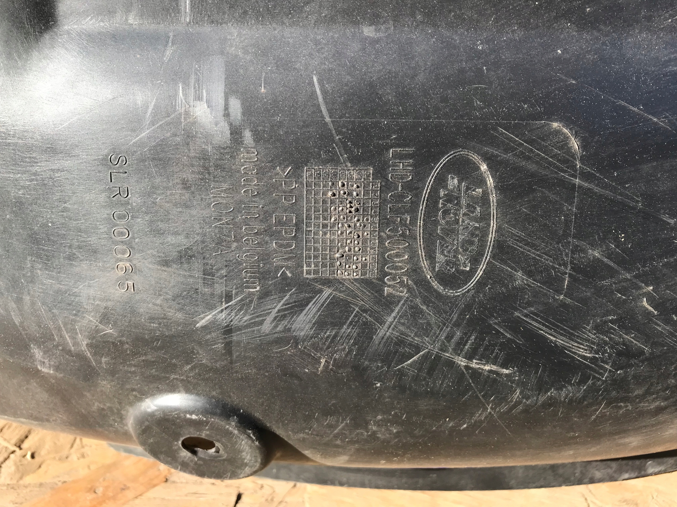 LAND ROVER oe CLF500052 подкрылки