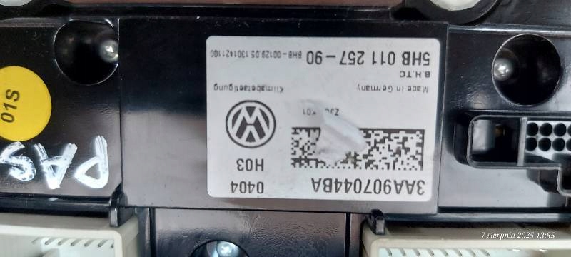PANEL Bouches buses 3AA907044BA VW PASSAT B7