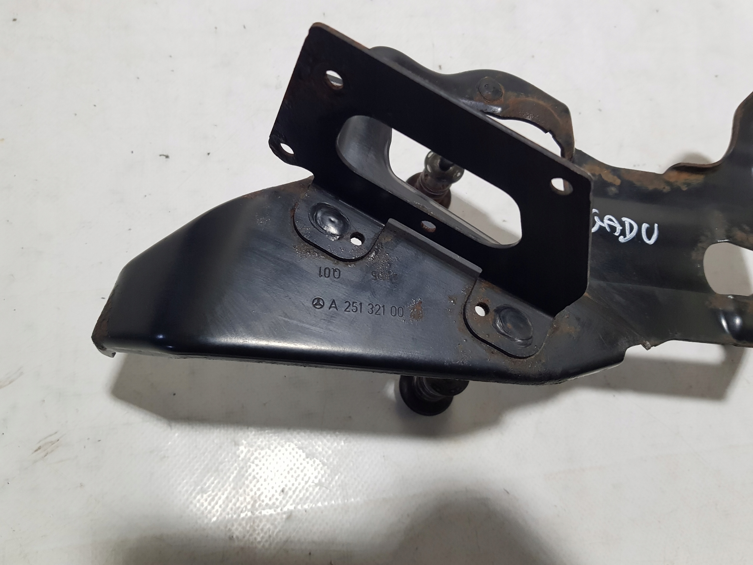 bracket KOMPRESORA AIRMATIC SPREZARKI MERCEDES W251