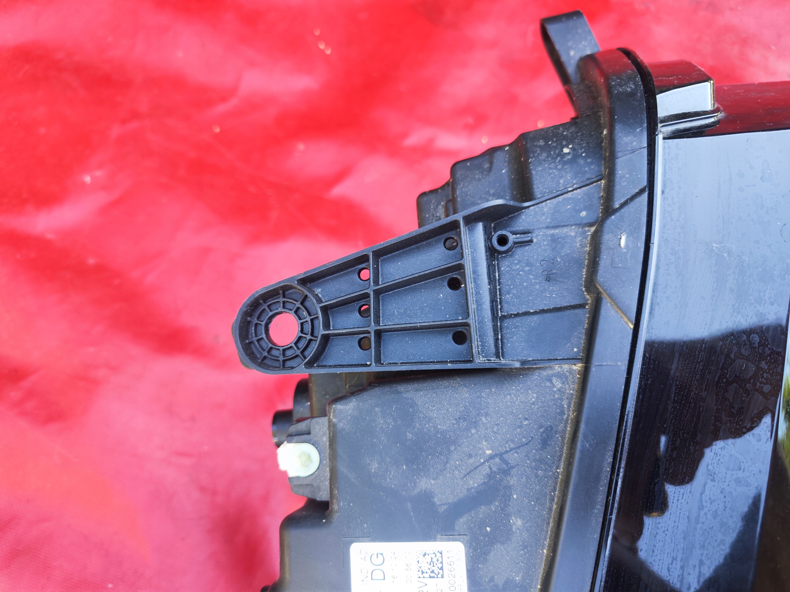 light right front Renault Megane E-Tech EV Black Edition 260109843R