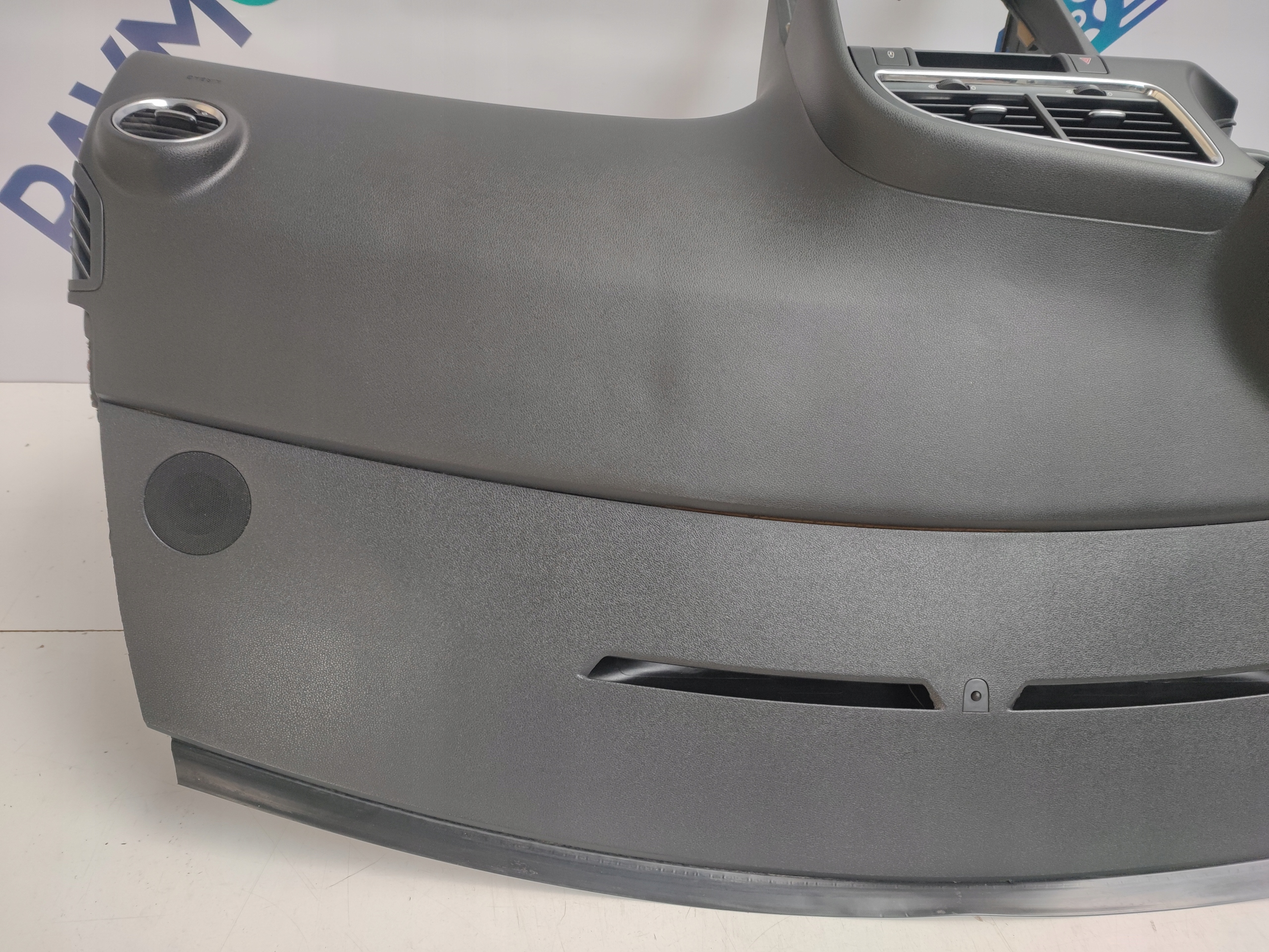 торпеда консоль ремни peugeot 3008 и без