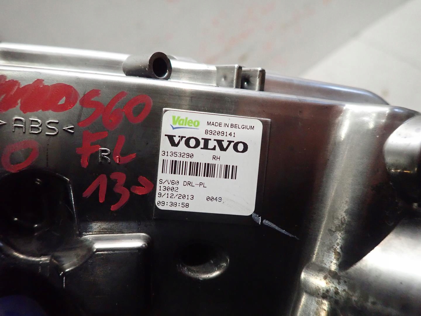 Nebelscheinwerfer rechts VOLVO S60 V60 LIFT 2013- 31353290