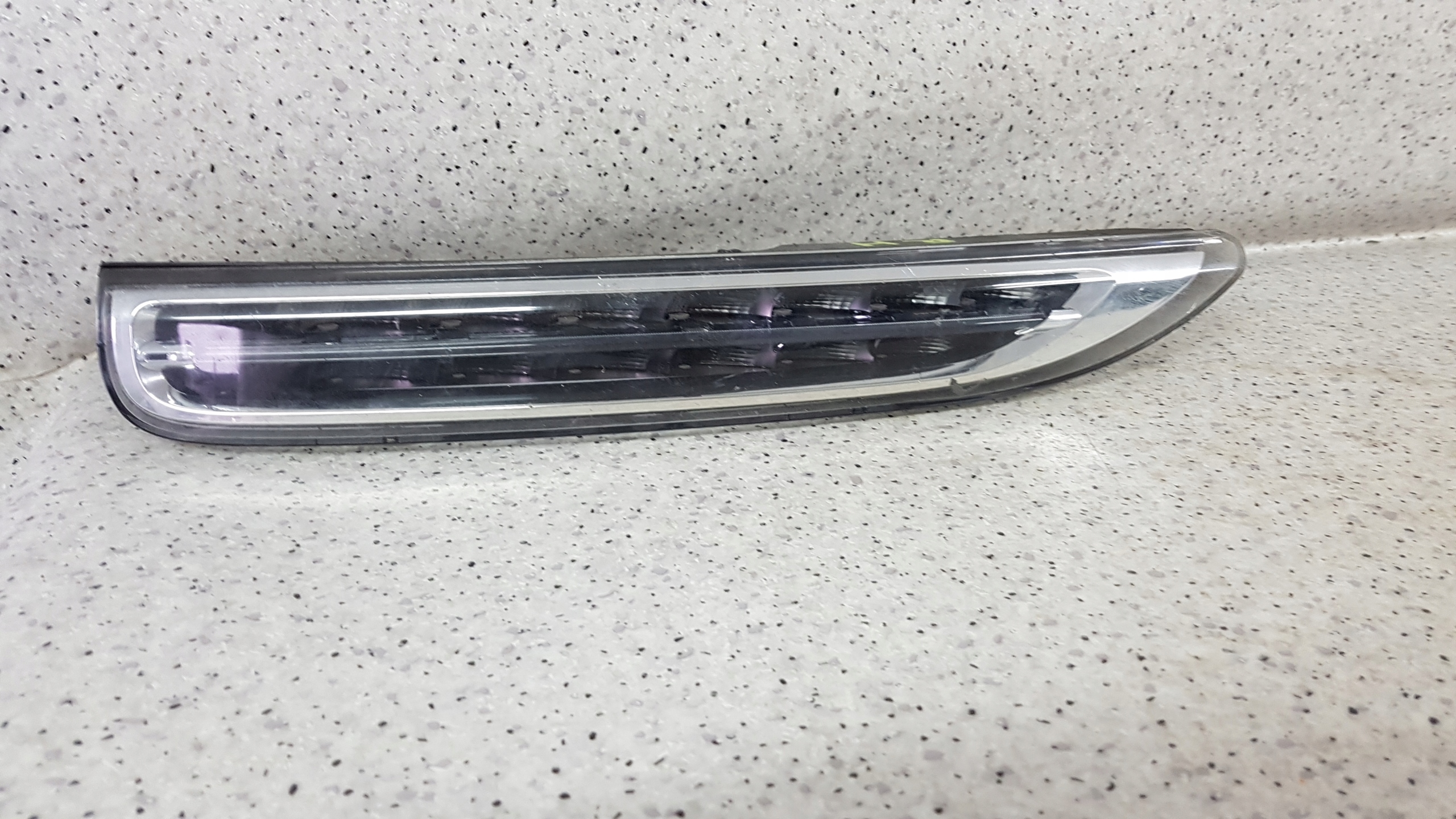 PORSCHE CAYENNE II 7P 2010 - left light DRL LED 2595
