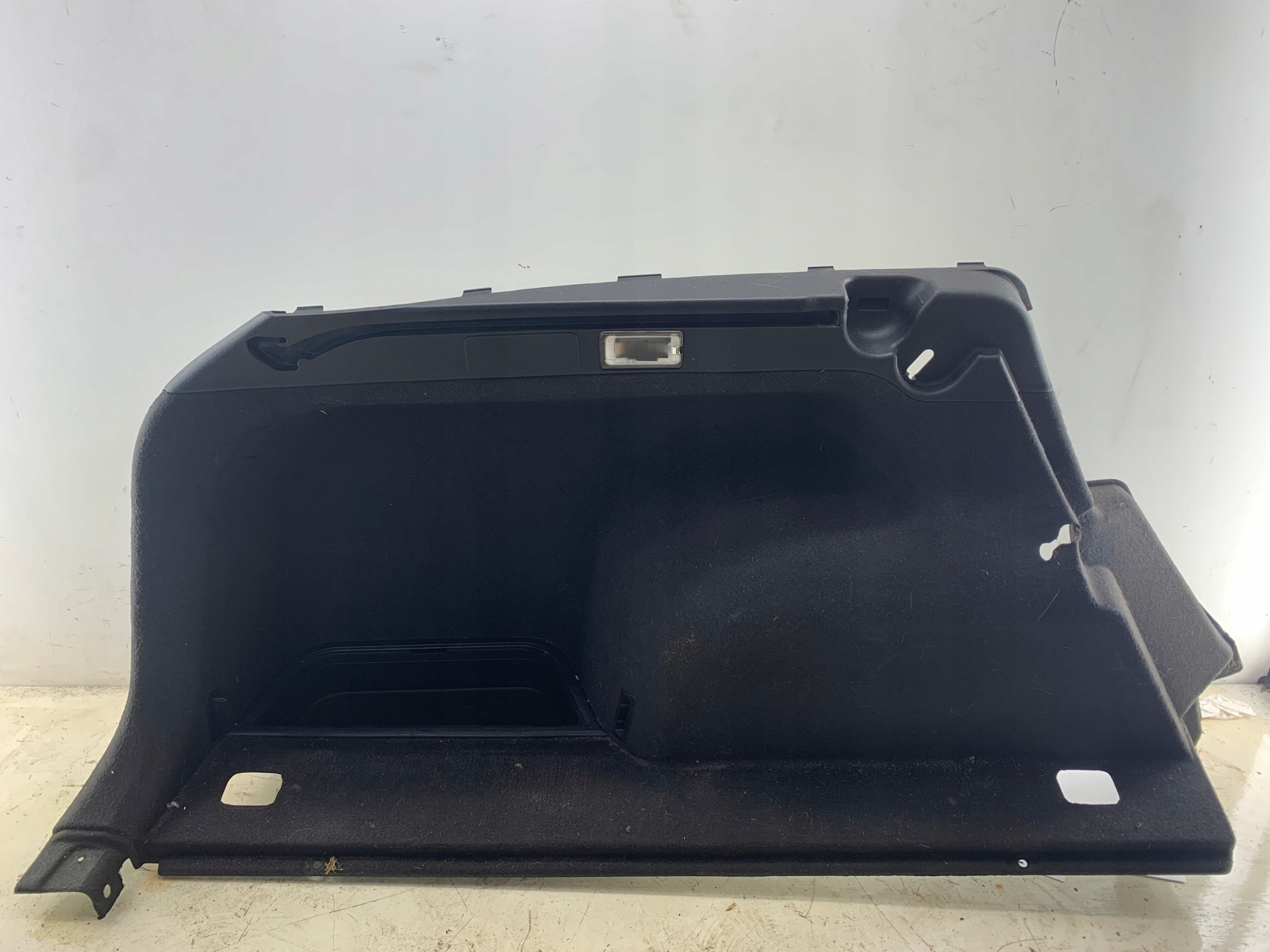 HYUNDAI i40 BOCZEK BAGAŻNIKA LEWY KOMBI