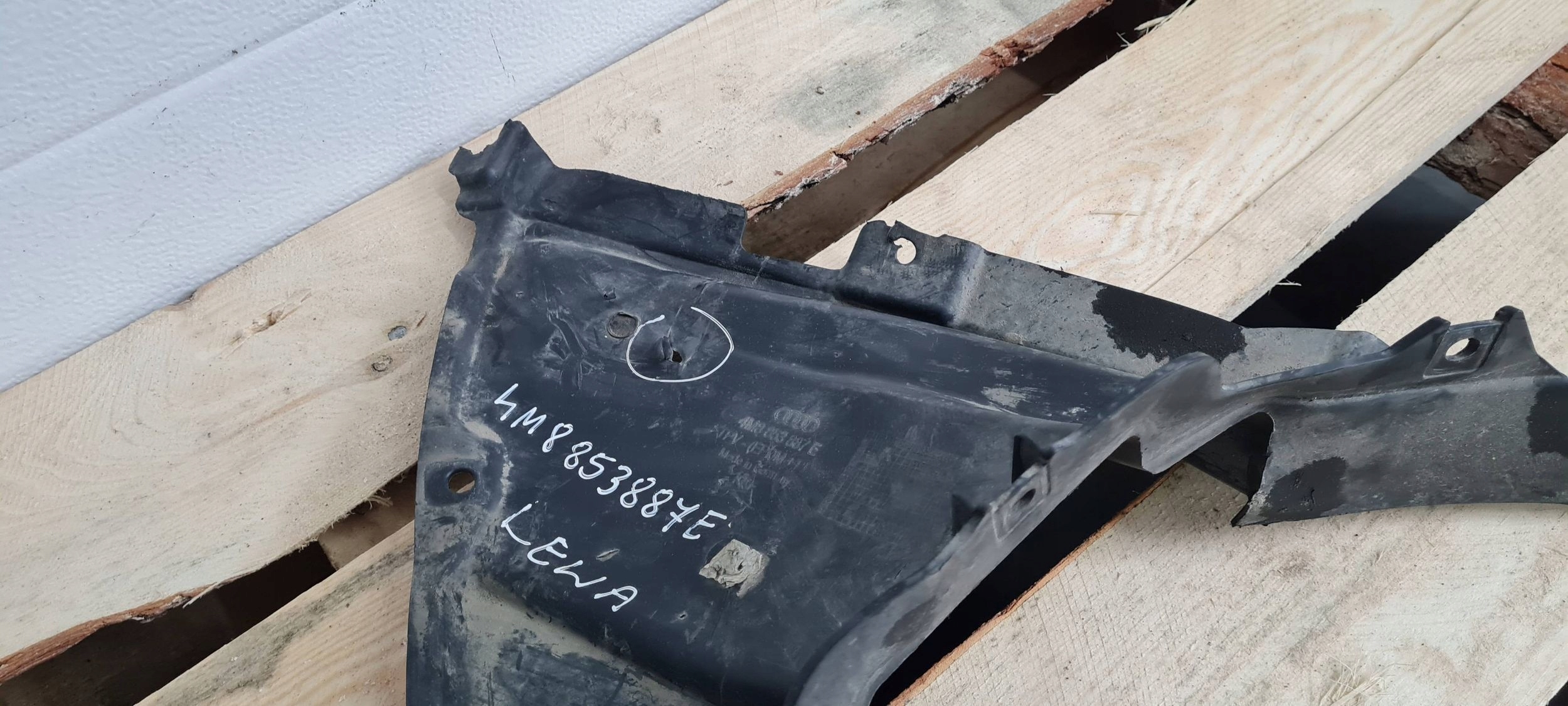 SQ8 Q8 SPOILER NADKOLA left front front 4M8853887E
