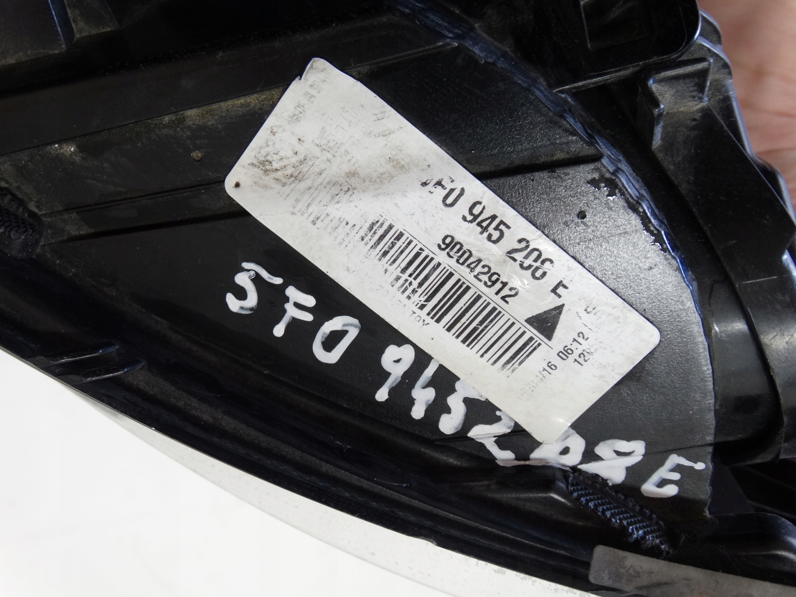 light right rear part SEAT LEON III 5F0945208E