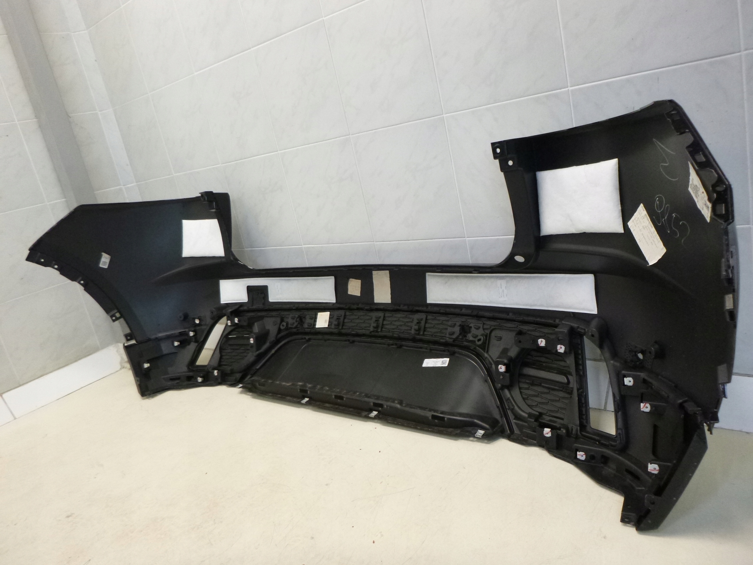 JAGUAR E-PACE X540 LIFT bumper rear part 4 x PDC NR 15