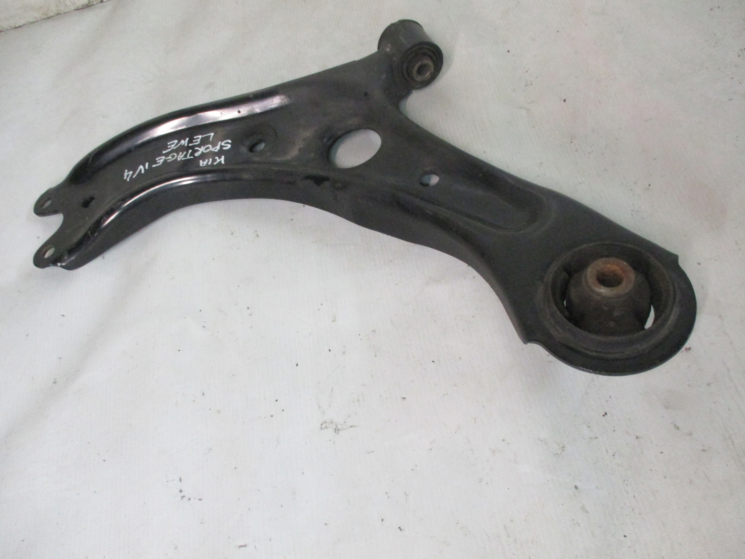arm left front Kia Sportage IV 16r