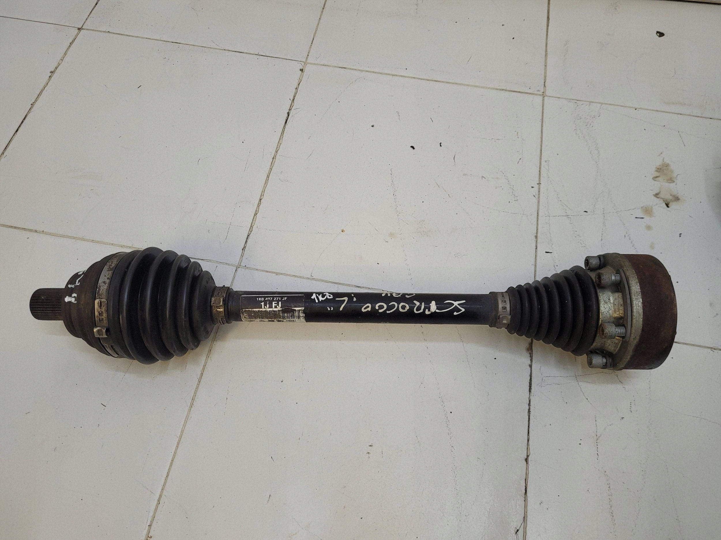 VW SCIROCCO 1K8 GOLF OCTAVIA 1.4 TSI semi-axis left short. 1K0407271JF