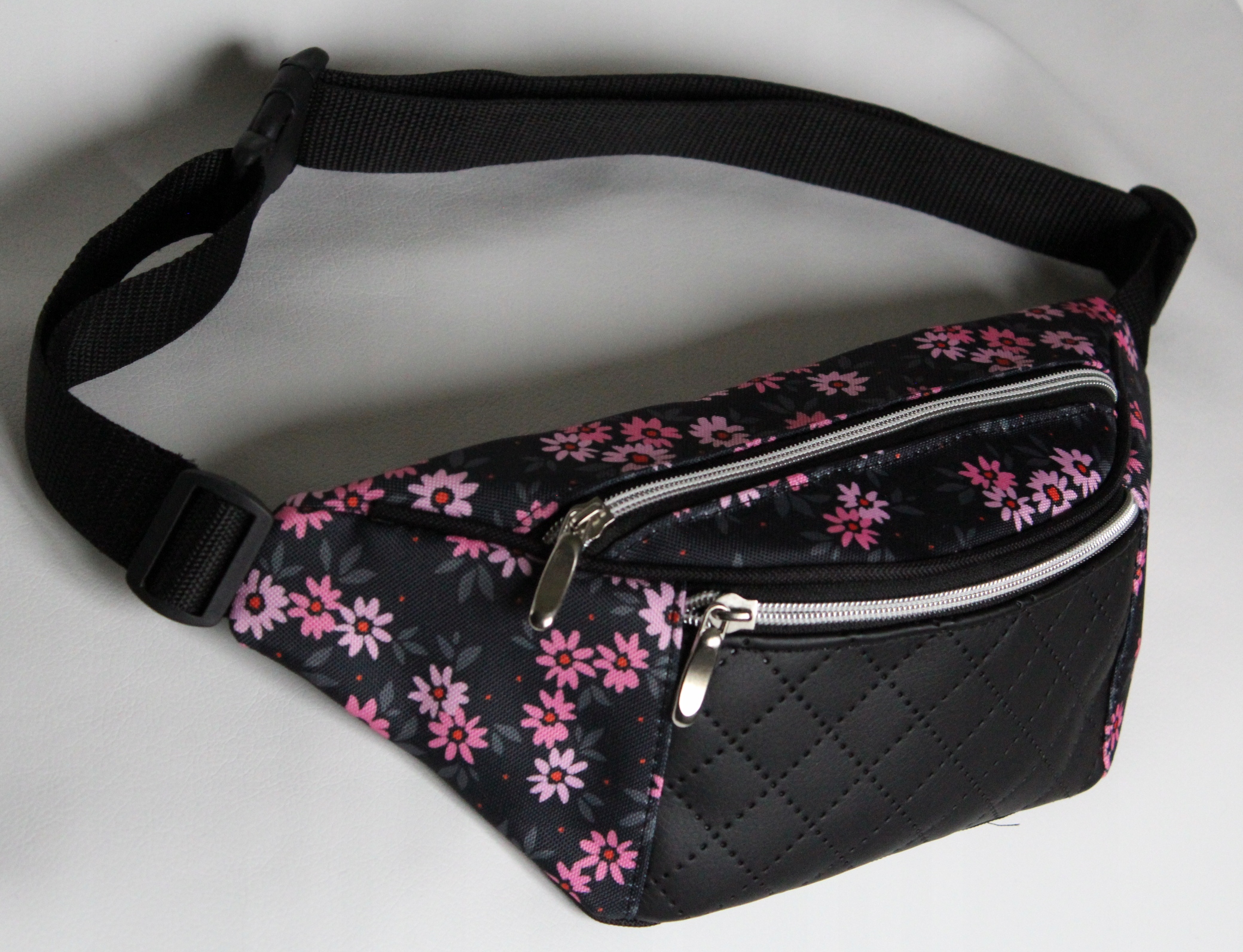 SASZETKI SASZETKA NERKA DAMSKA BIODROWA PIKOWANA Kod producenta ex0001P