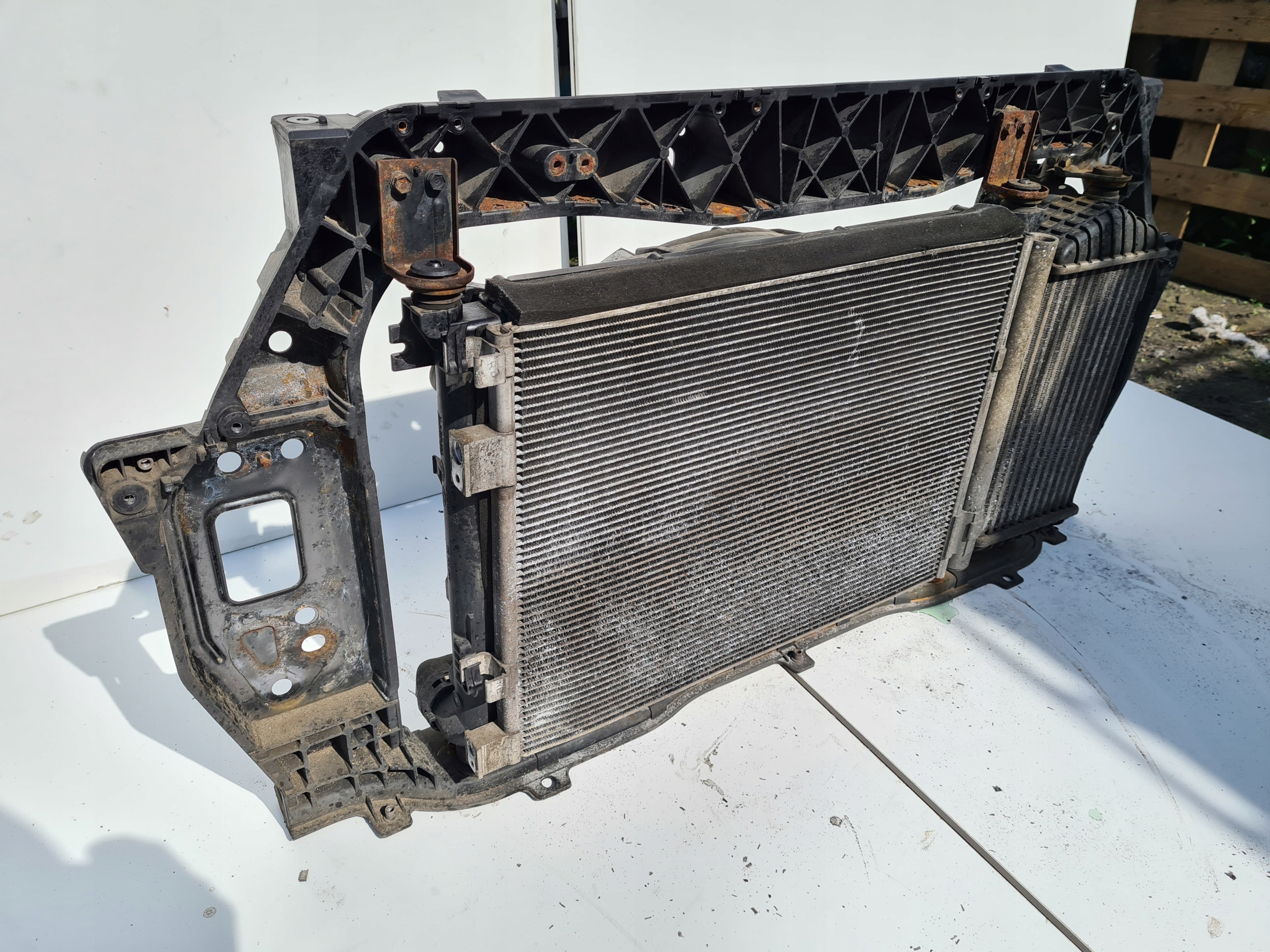 KIA RIO III support panel for radiators radiator 1,1CRDI 1,4CRDI 2011