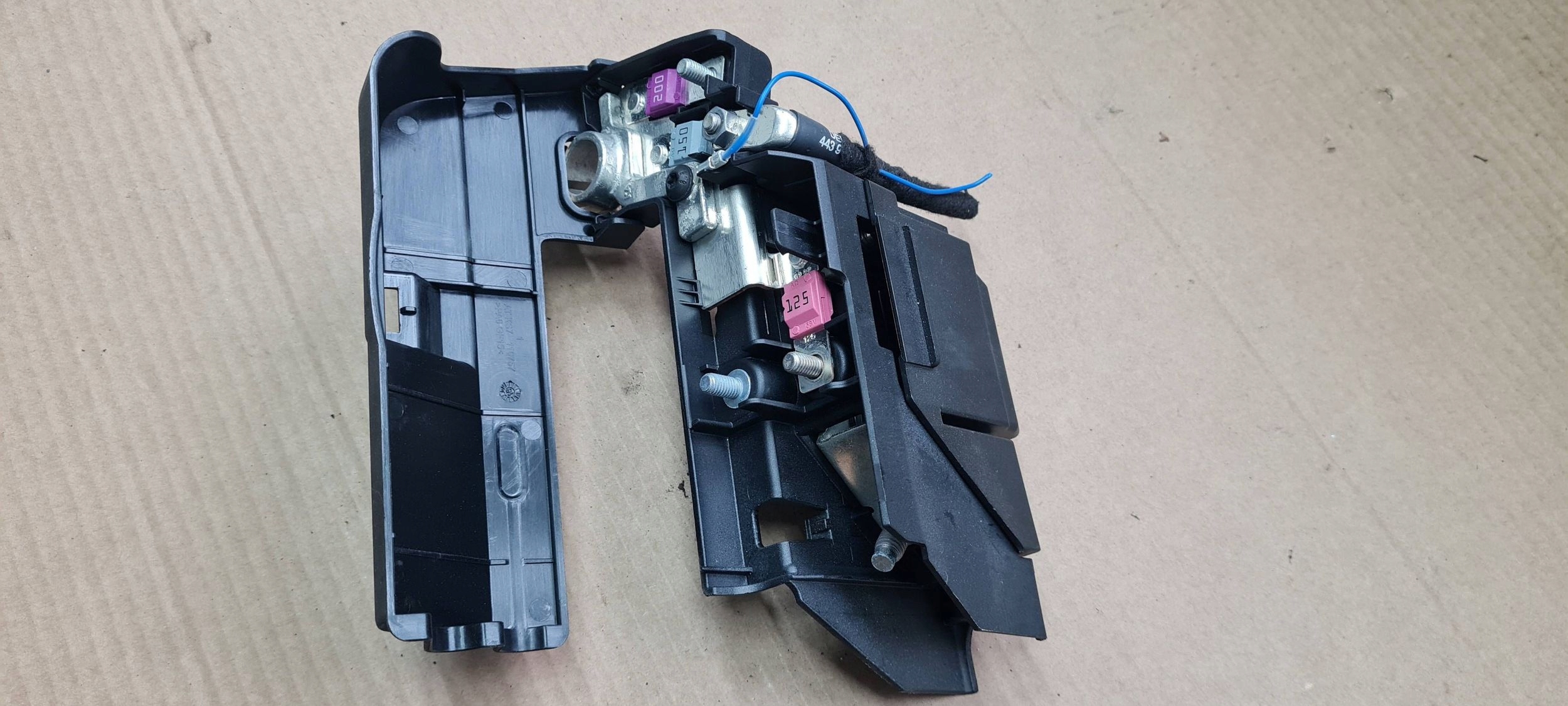 A4 B9 8W Stromverteiler Batteriekabel 8W0915459E A5 8W S5