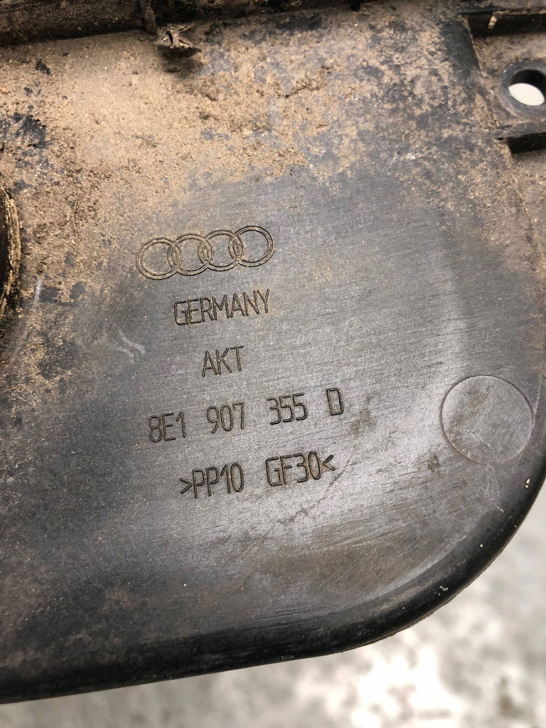 Abdeckung des Sicherungskastens AUDI A4 B7 8E1907355D