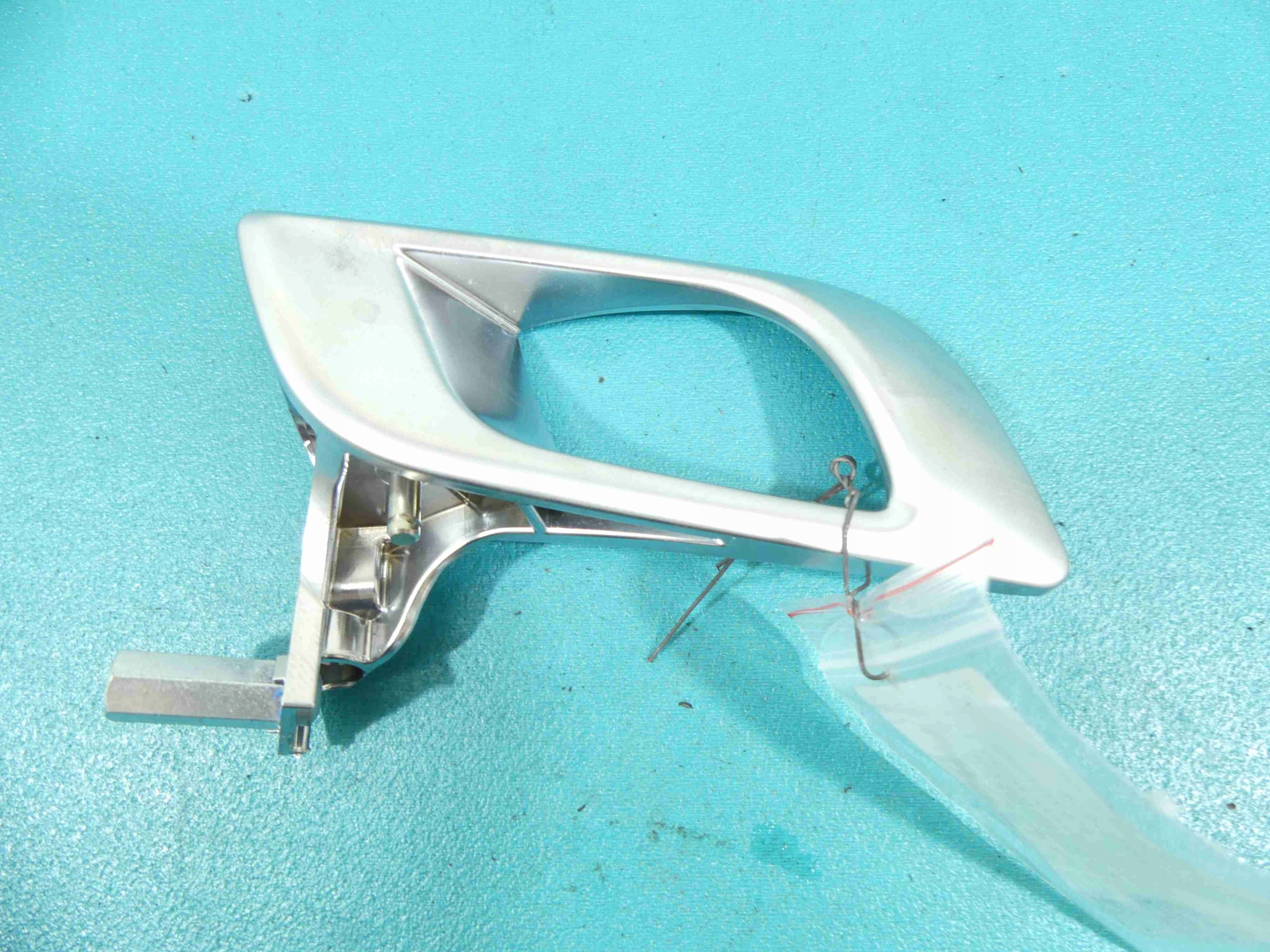 A1727660378 - Внутренняя ручка передняя левая SLK R172 W172 11-15