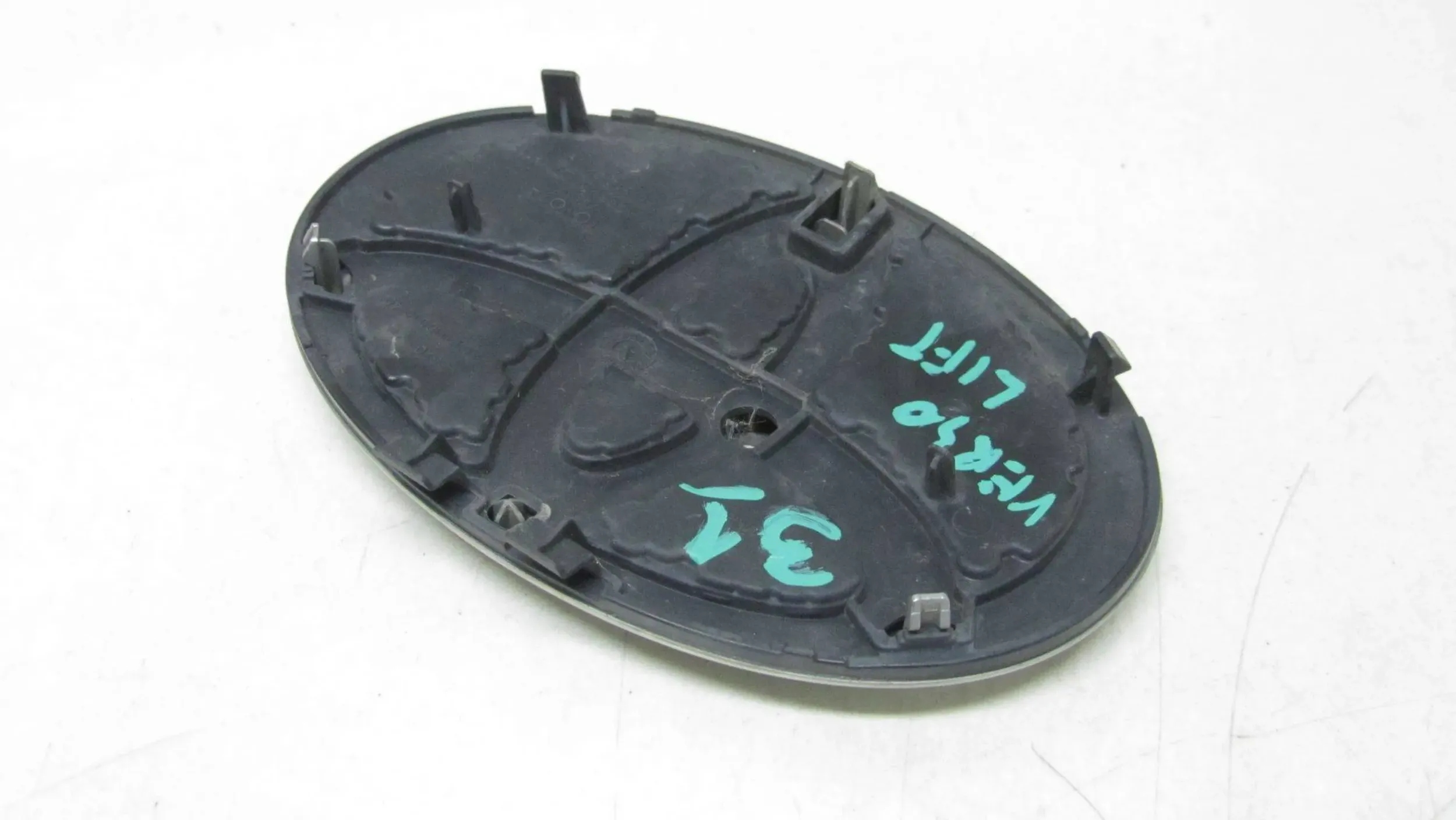 TOYOTA VERSO LIFT EMBLEMAT ZNACZEK LOGO 75301-02020 Marka Toyota