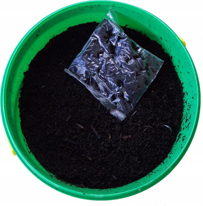 Przyspieszacz kompostowania KOMPOSTER 3L na 5m3 kompostu naturalny EAN (GTIN) 5907520420712