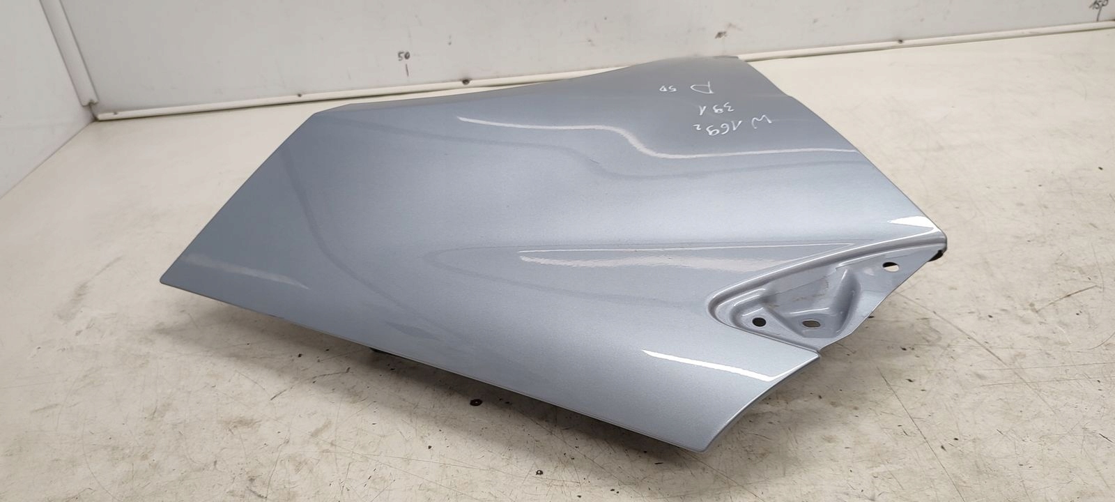 fender right front front Mercedes W169 5D 391