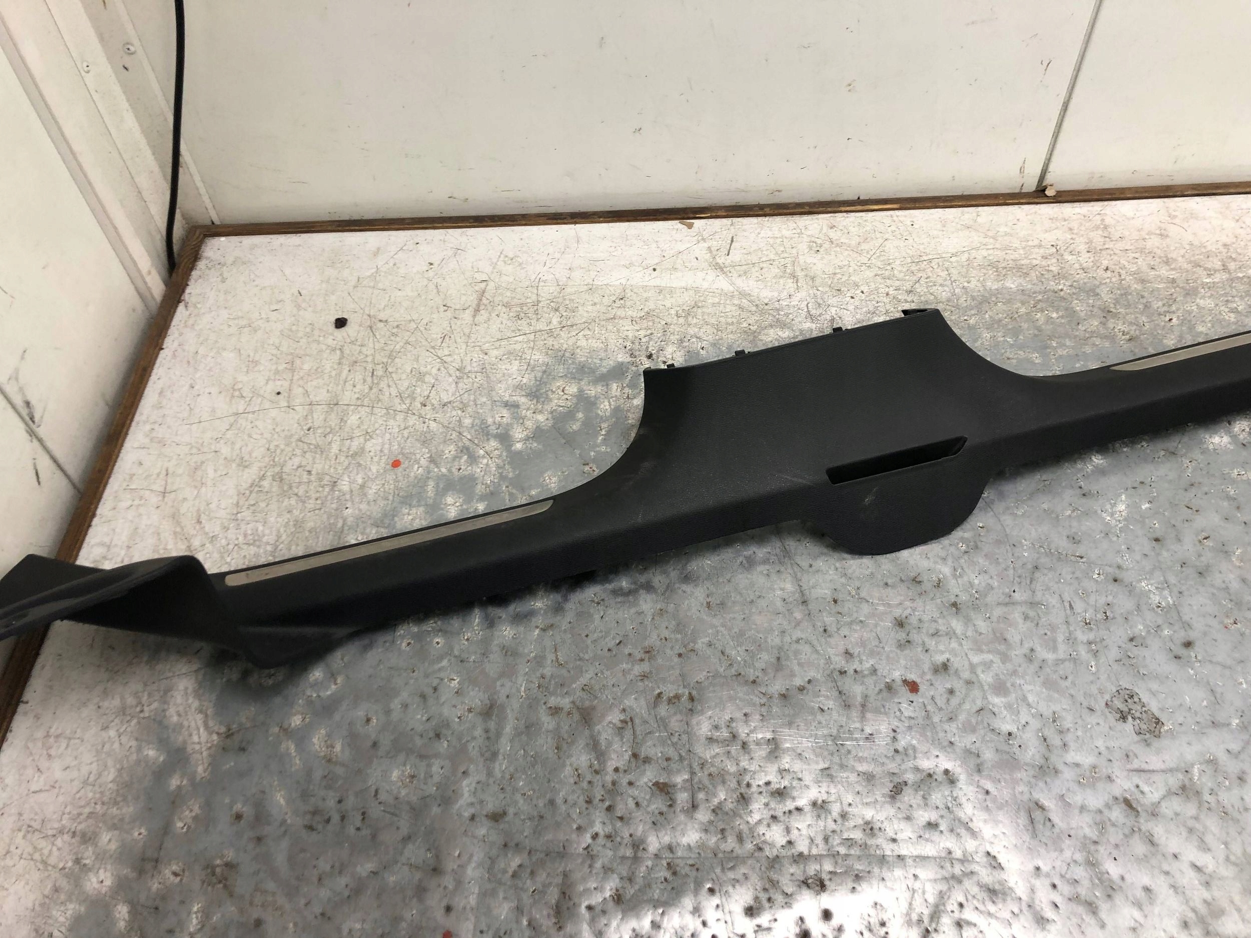 moulding cap threshold left VW PASSAT B8 KOMBI 3G0853371M