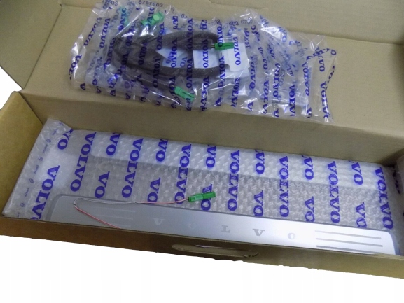 Volvo S90 V90 II podsvícené prahové krytky sada 31470690